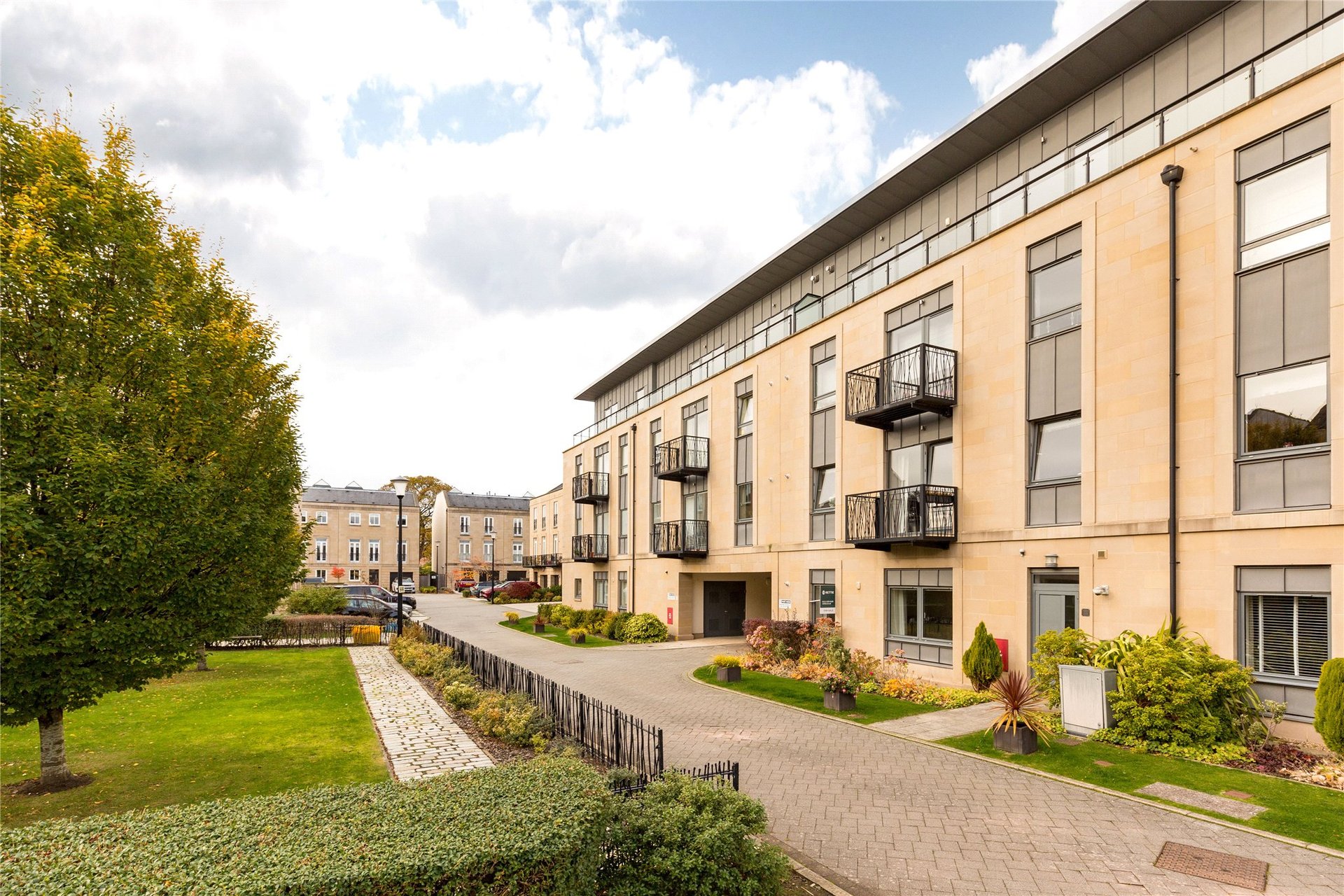 Flat 6, 61 Larkfield Gardens, Edinburgh, EH5 3QB - Picture #1