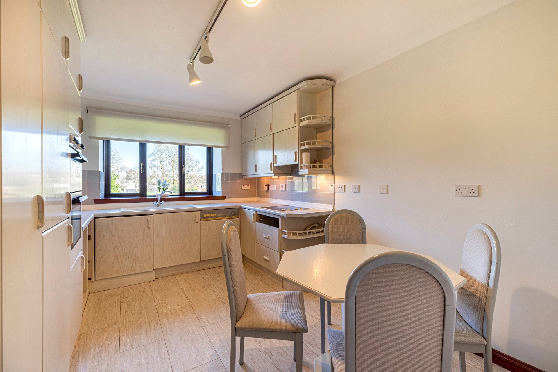 22 The Beeches, Ayr Road, Newton Mearns, Glasgow, G77 6AZ - Picture #11
