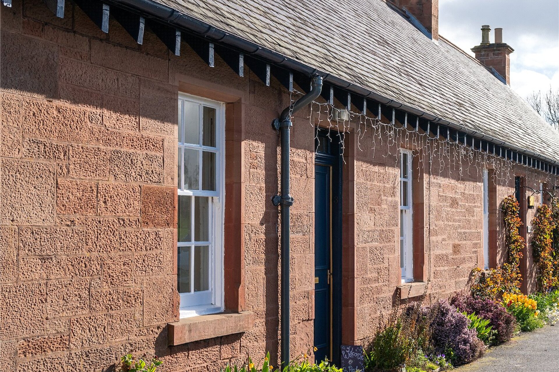 3 Redrow Cottages, Pathhead, Midlothian, EH37 5UQ - Picture #1