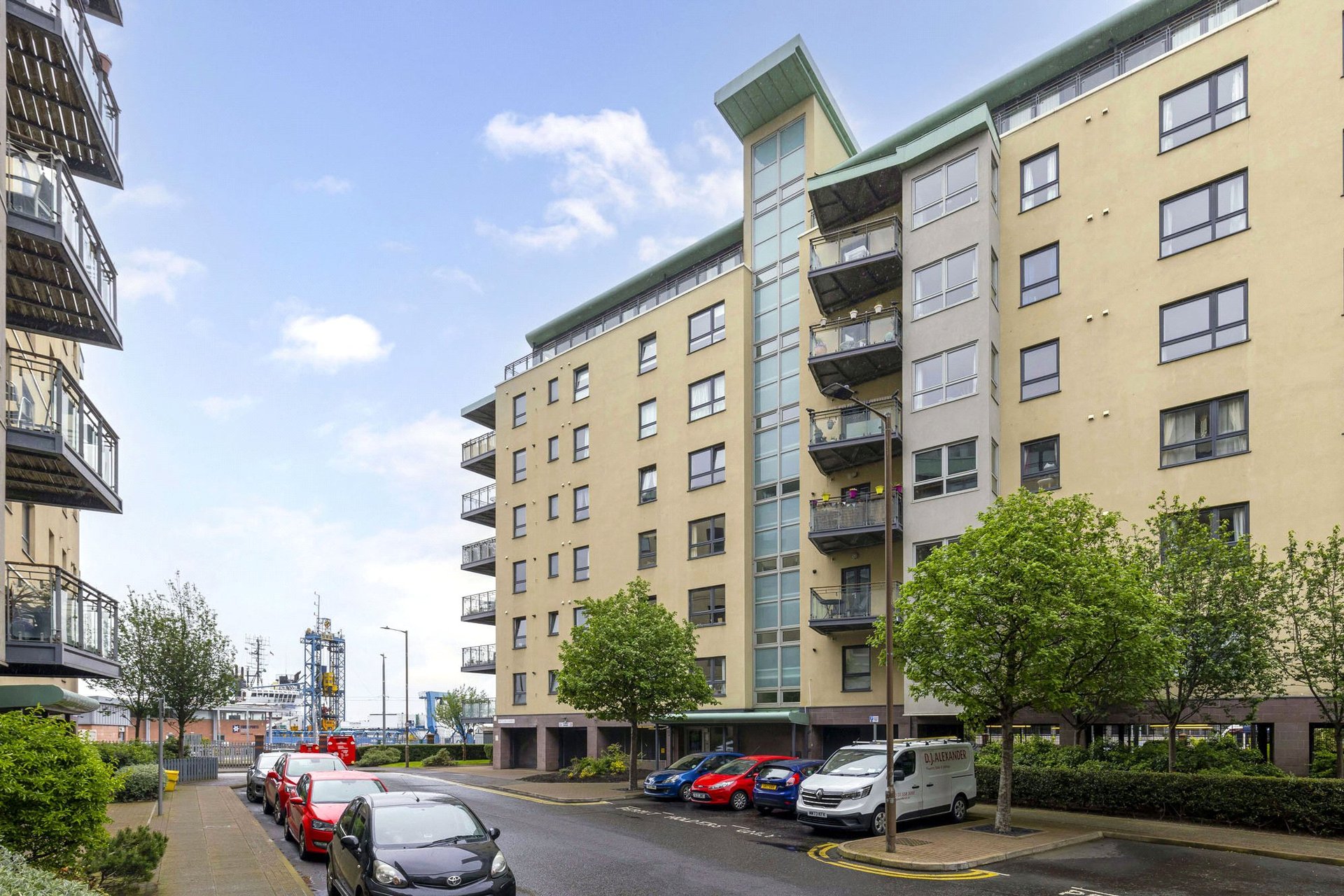 8/25 Portland Gardens, Edinburgh, EH6 6NJ - Picture #1
