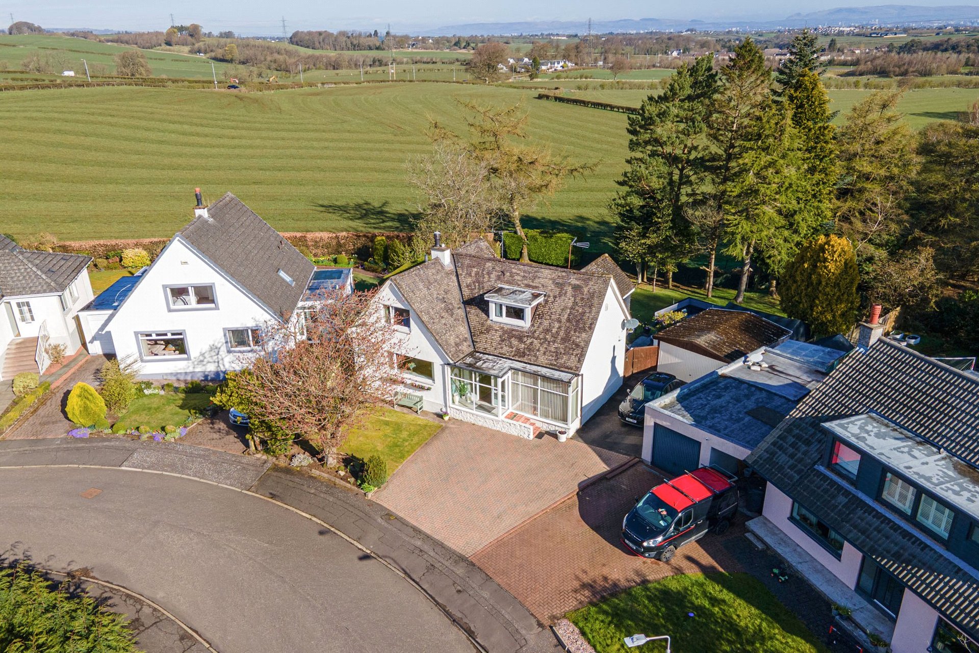 21 Lynn Drive, Eaglesham, Glasgow, East Renfrewshire, G76 0JJ - Picture #2