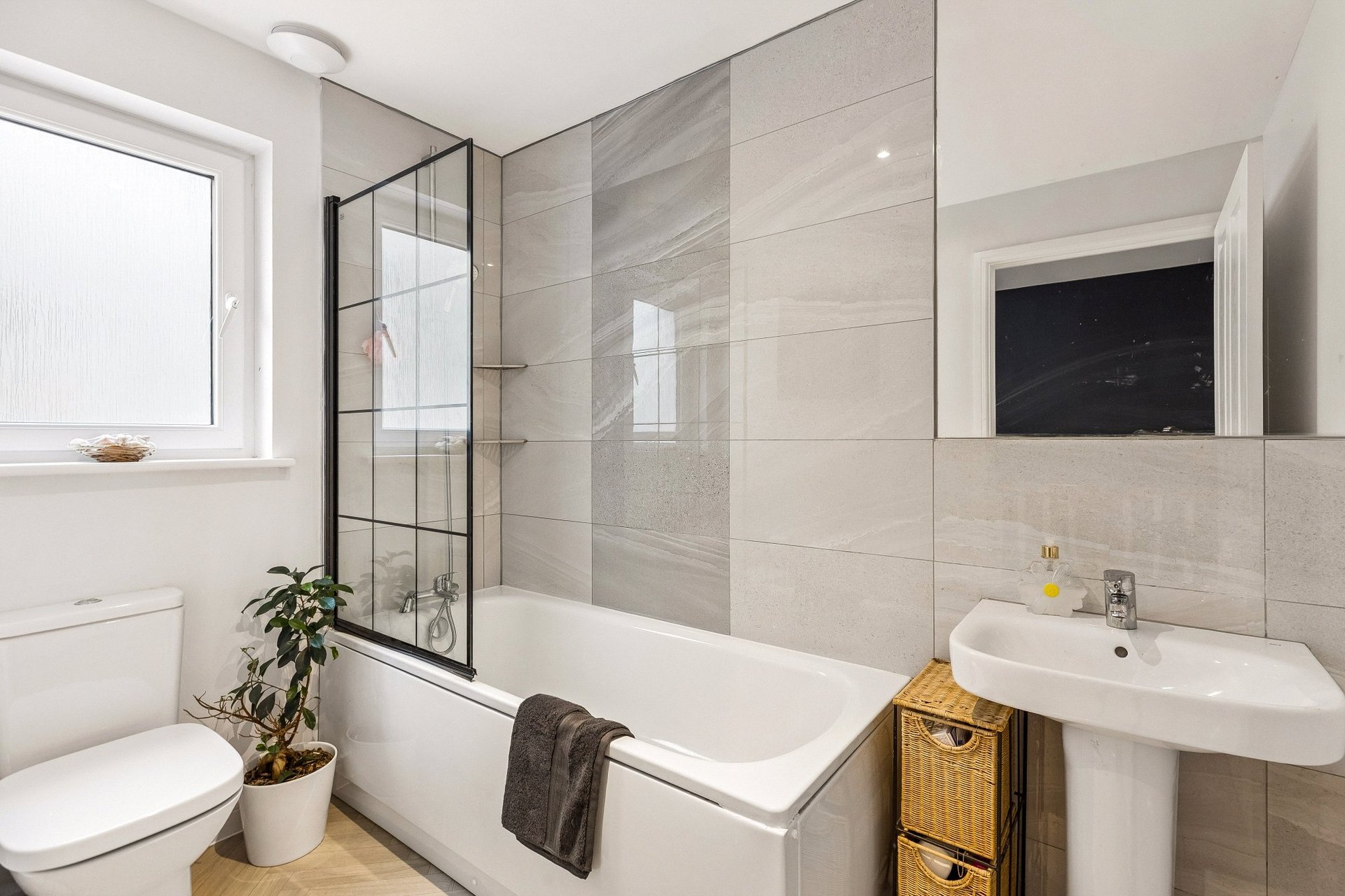 17 Staffin Way, Newton Mearns, Glasgow, G77 5GY - Picture #27