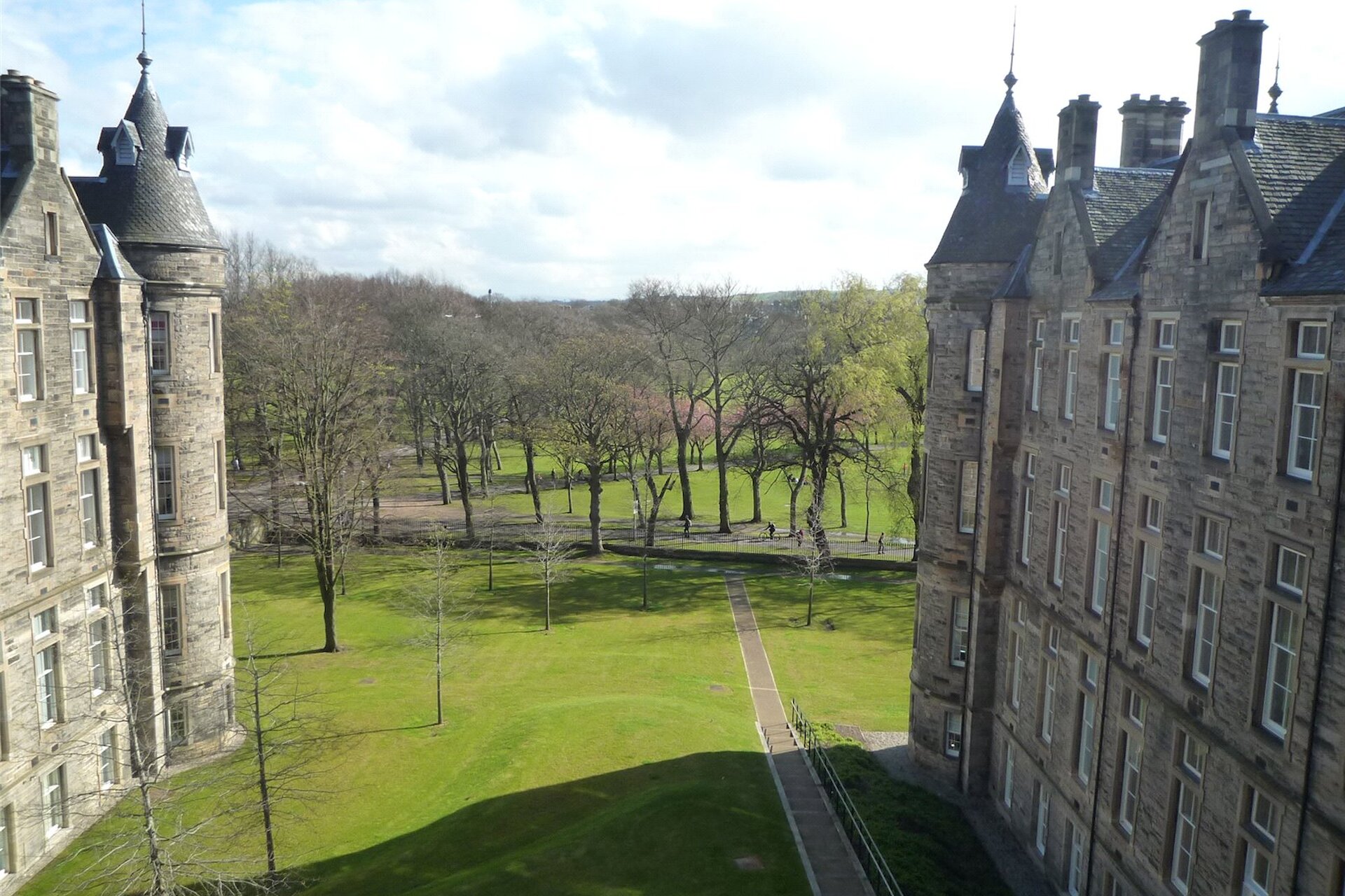 Flat 17, 24 Simpson Loan, Lauriston, Edinburgh, EH3 9GE - Picture #1
