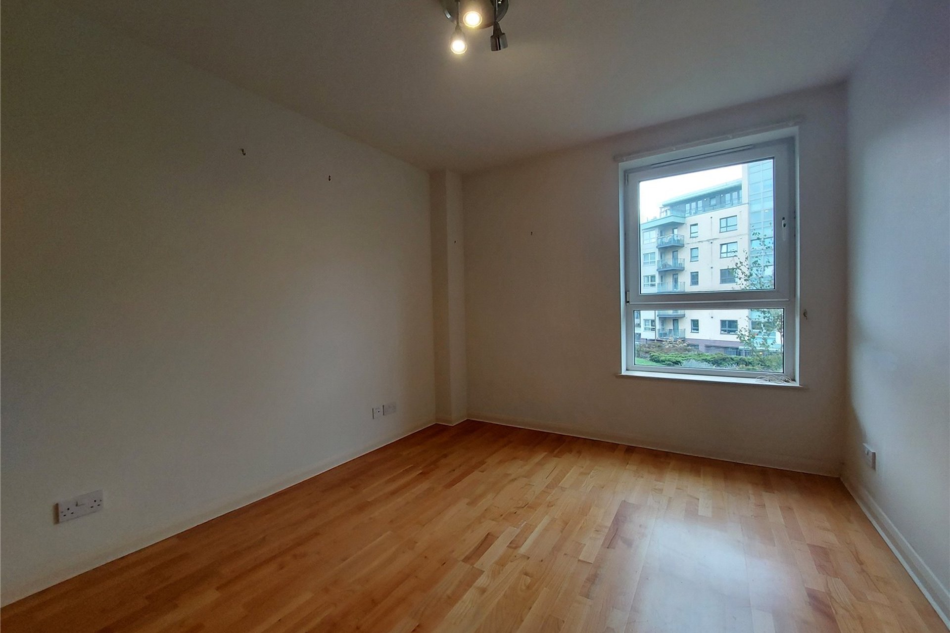 Flat 6, 2 Portland Gardens, Leith, Edinburgh, EH6 6NA - Picture #9