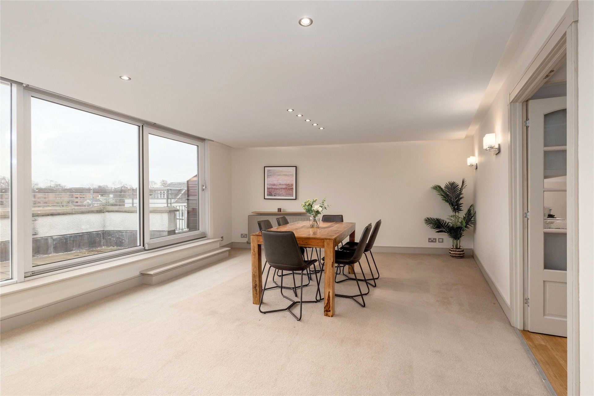 7/10 Brighouse Park Crescent, Edinburgh, Midlothian, EH4 6QS - Picture #3