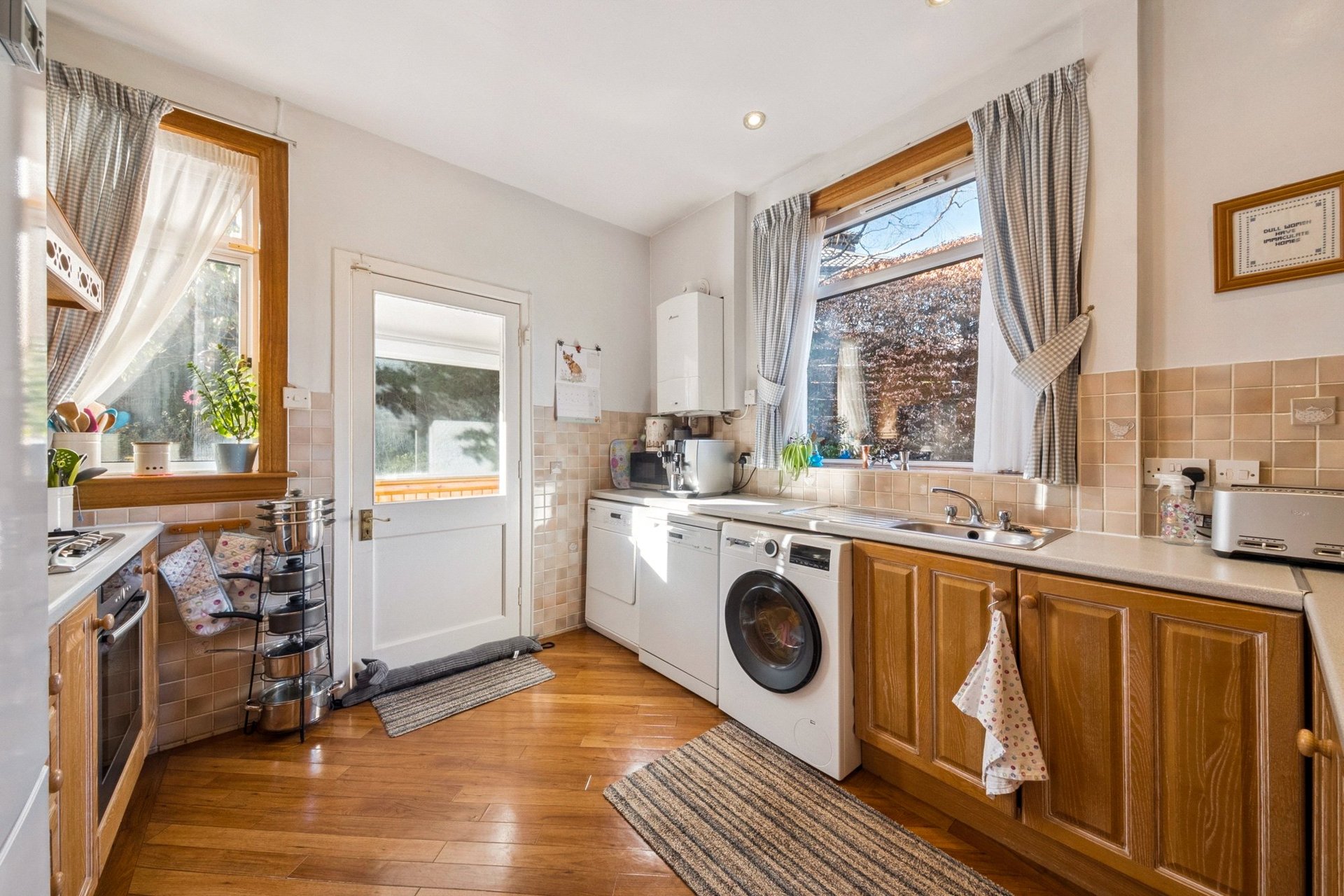 7 Reid Avenue, Bearsden, G61 3DR - Picture #10