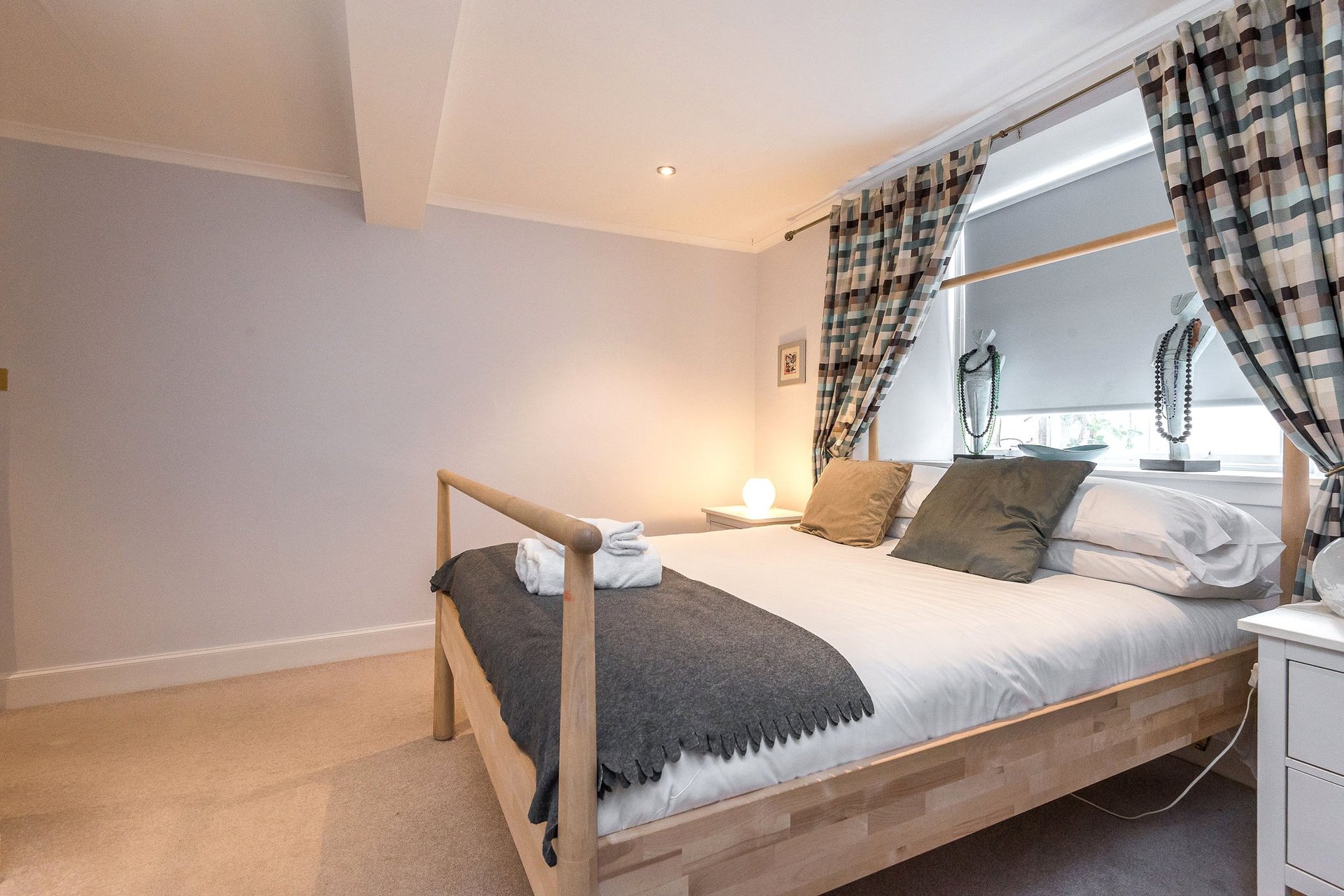2A Huntly Street, Edinburgh, Midlothian, EH3 5HB - Picture #11