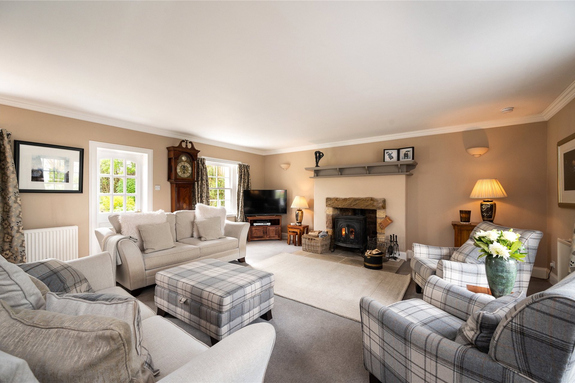 7 Howgate, Penicuik, Midlothian, EH26 8QB - Picture #2