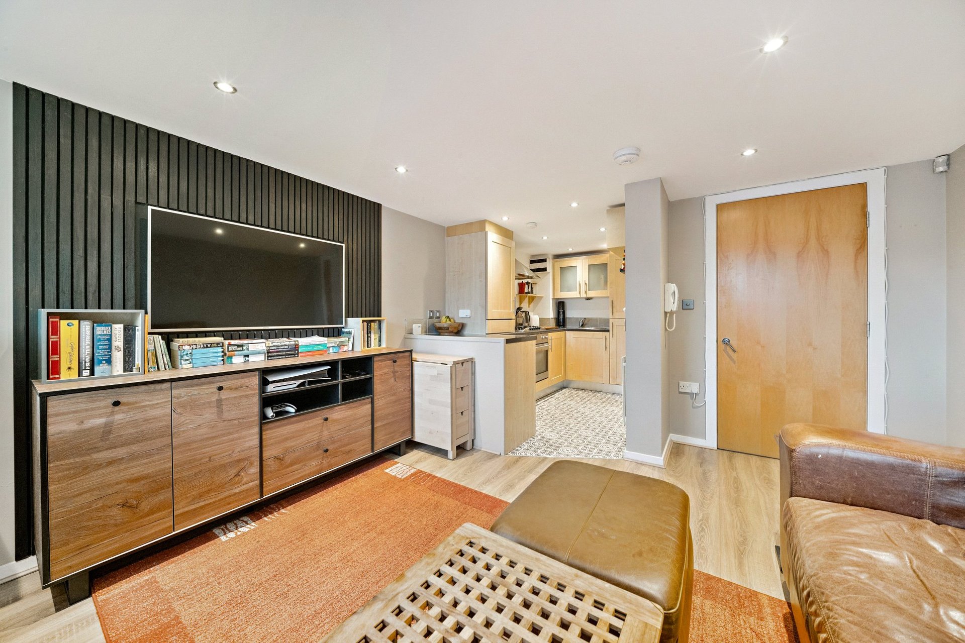 67/8 Giles Street, Edinburgh, EH6 6DD - Picture #13