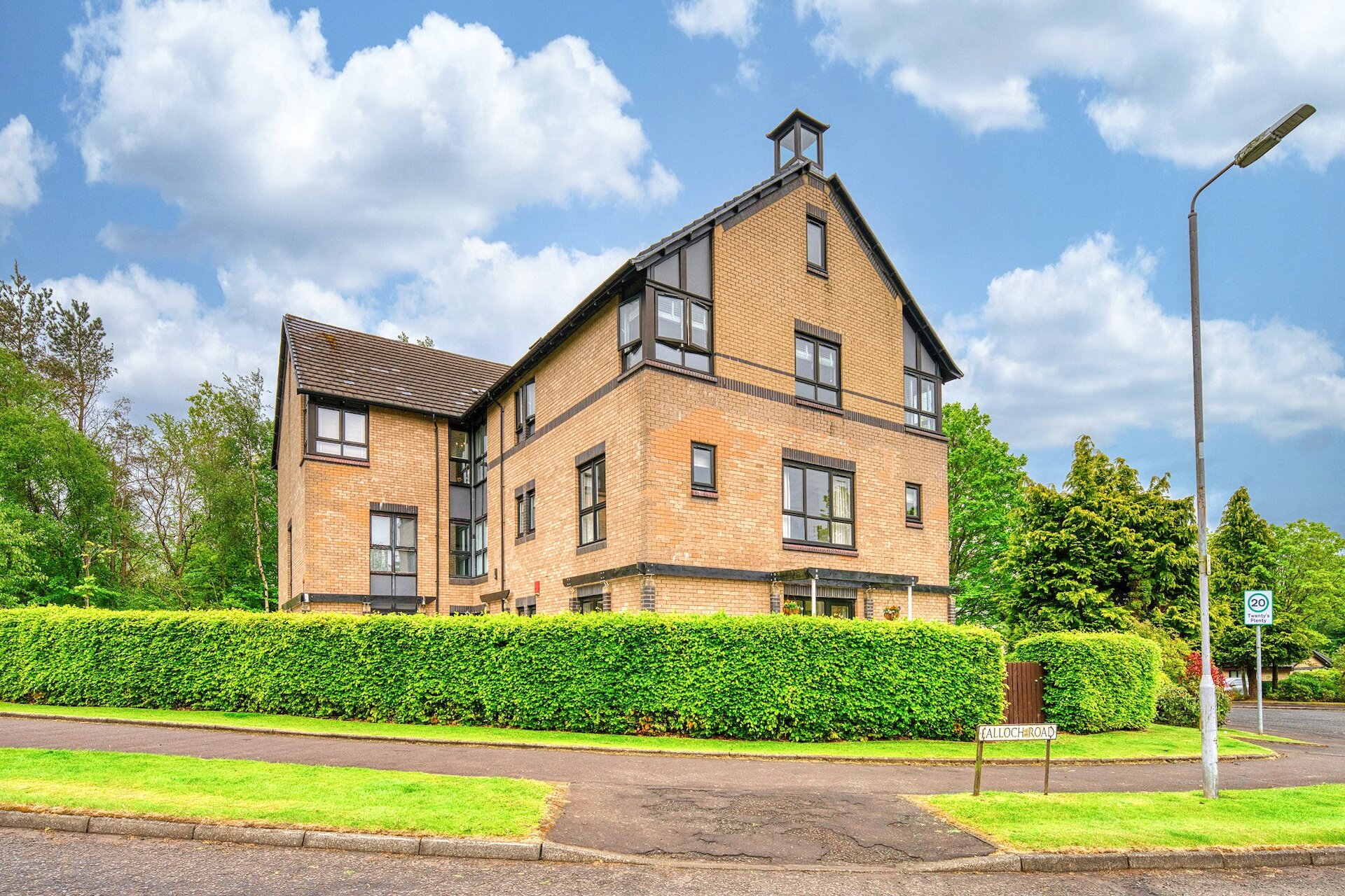 2 Ballagan Place, Milngavie, G62 7RQ - Picture #1