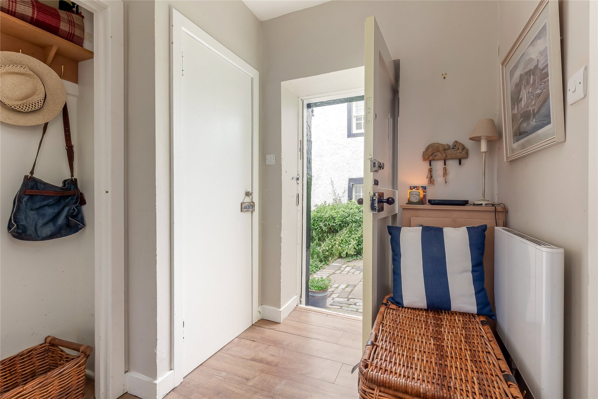 5 Cramond Village, Edinburgh, EH4 6NU - Picture #3