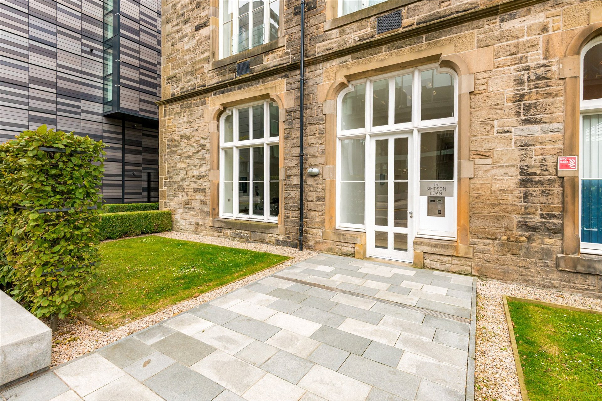 Flat 1, 19 Simpson Loan, Edinburgh, EH3 9BS - Picture #2