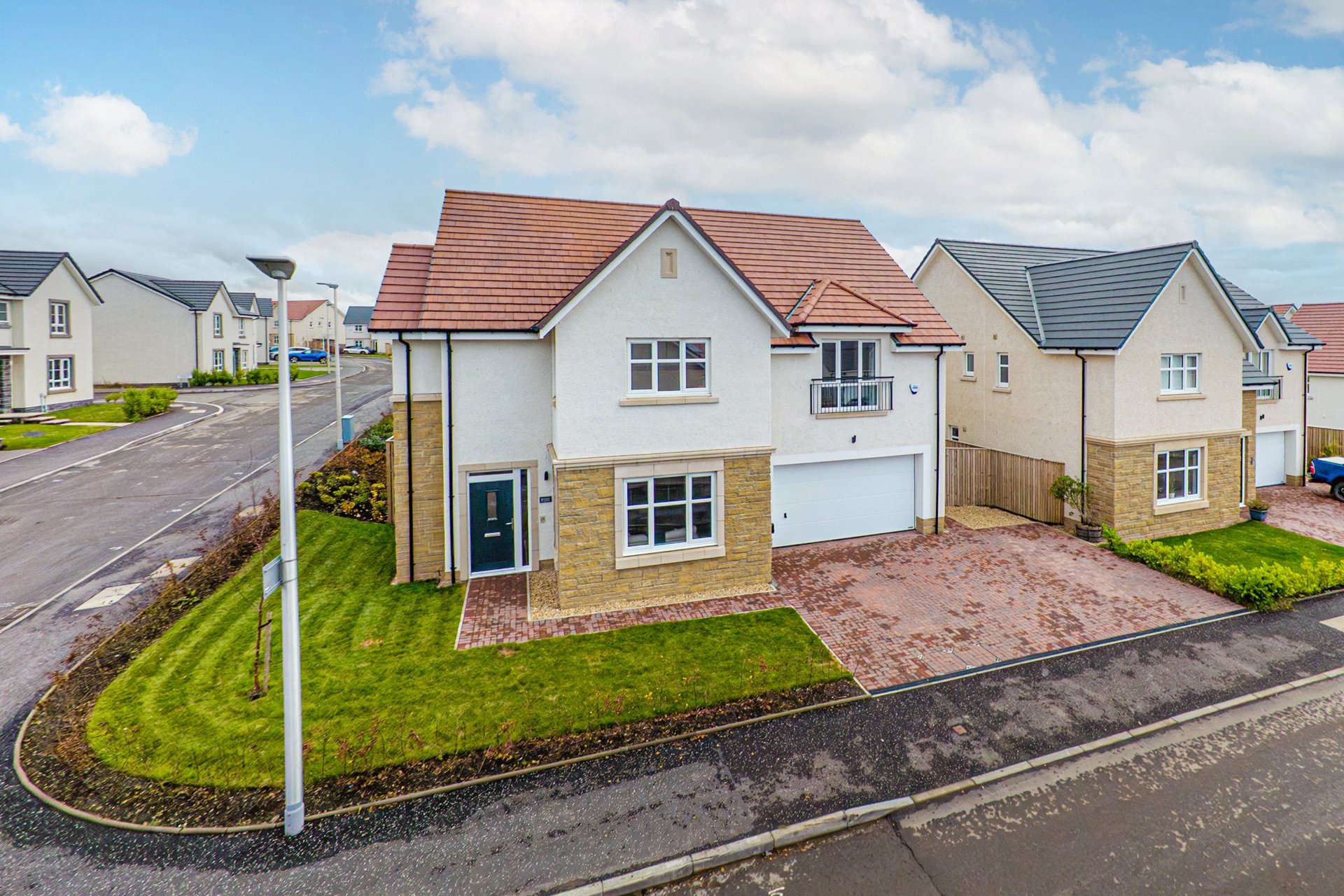 1 Knightley Gardens, Jackton, Glasgow, South Lanarkshire, G75 7DN - Picture #2