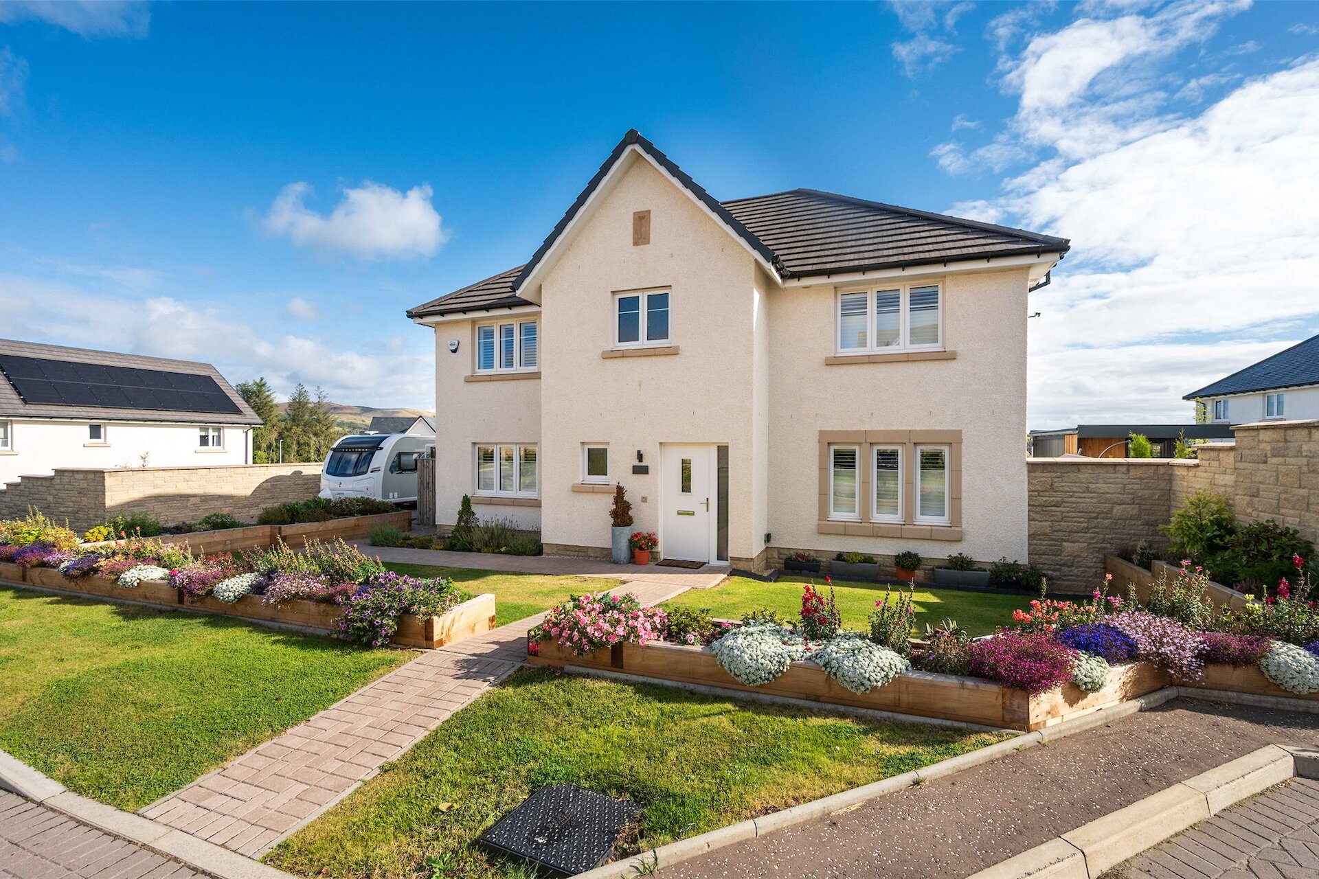 6 Bracken Wynd, Penicuik, Midlothian, EH26 0FY - Picture #1