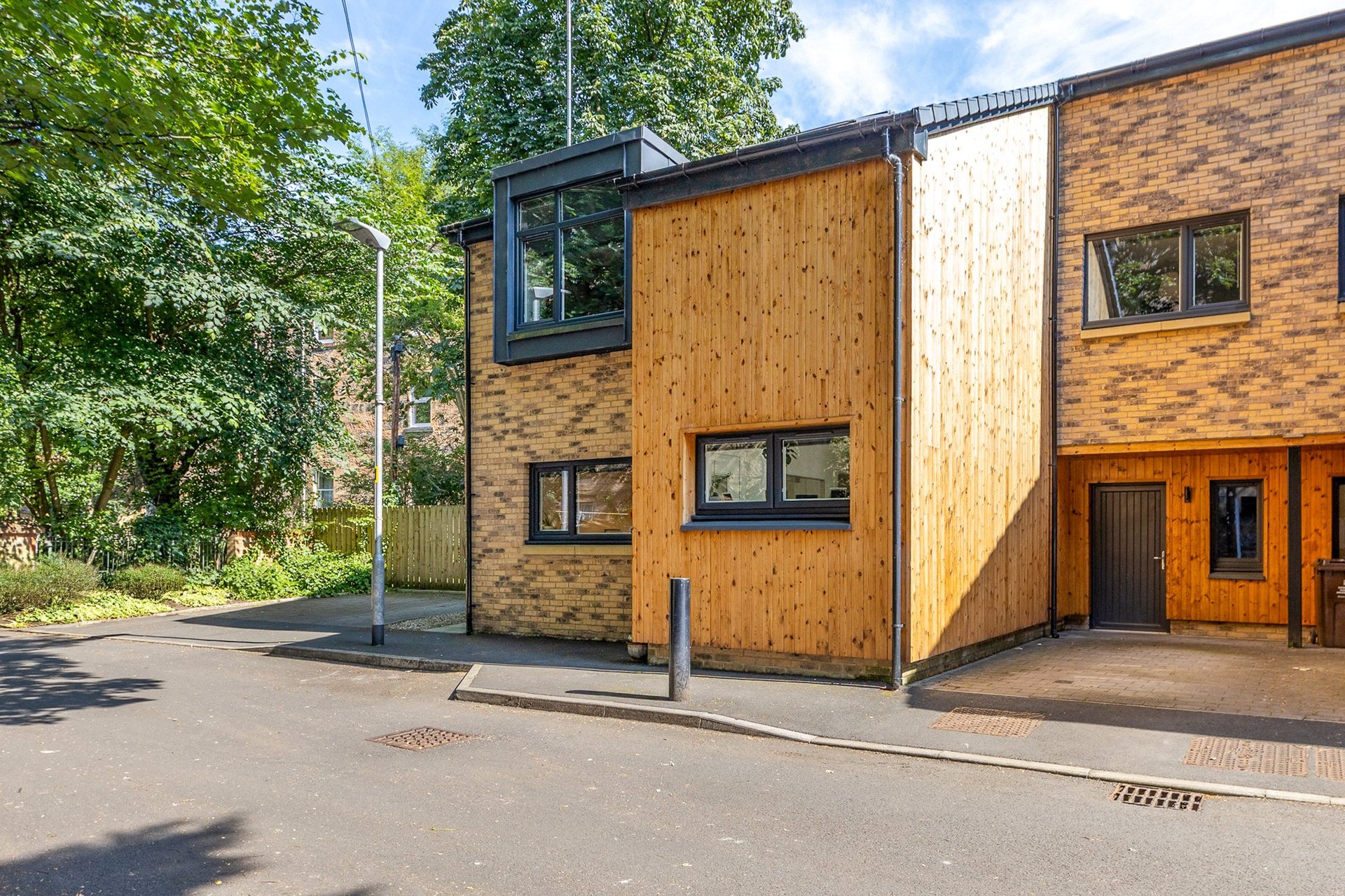 15 Queens Drive Lane, Queens Park, Glasgow, G42 8BD - Picture #1