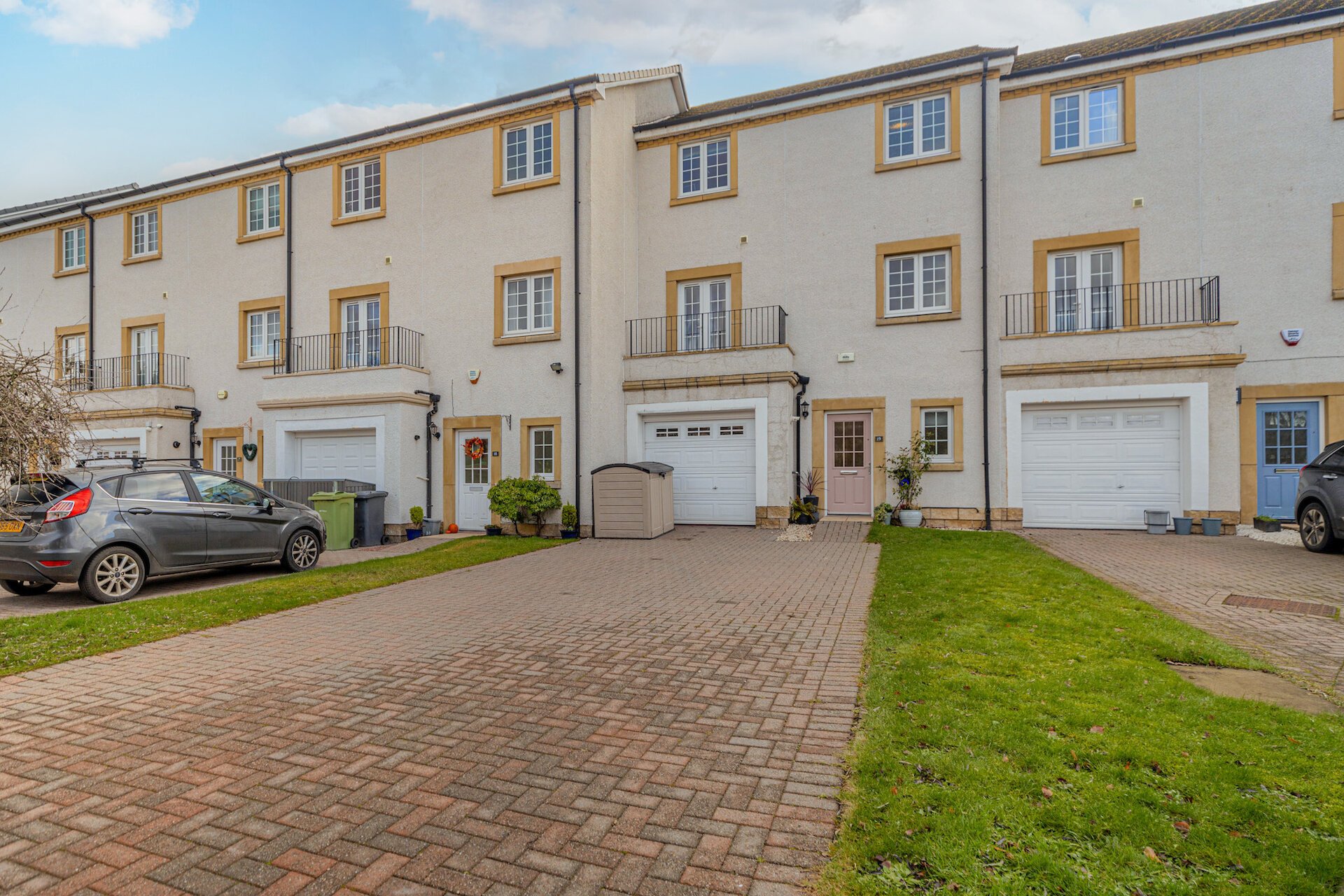 19 Southview Grove, Bearsden, Glasgow, East Dunbartonshire, G61 4GZ - Picture #1