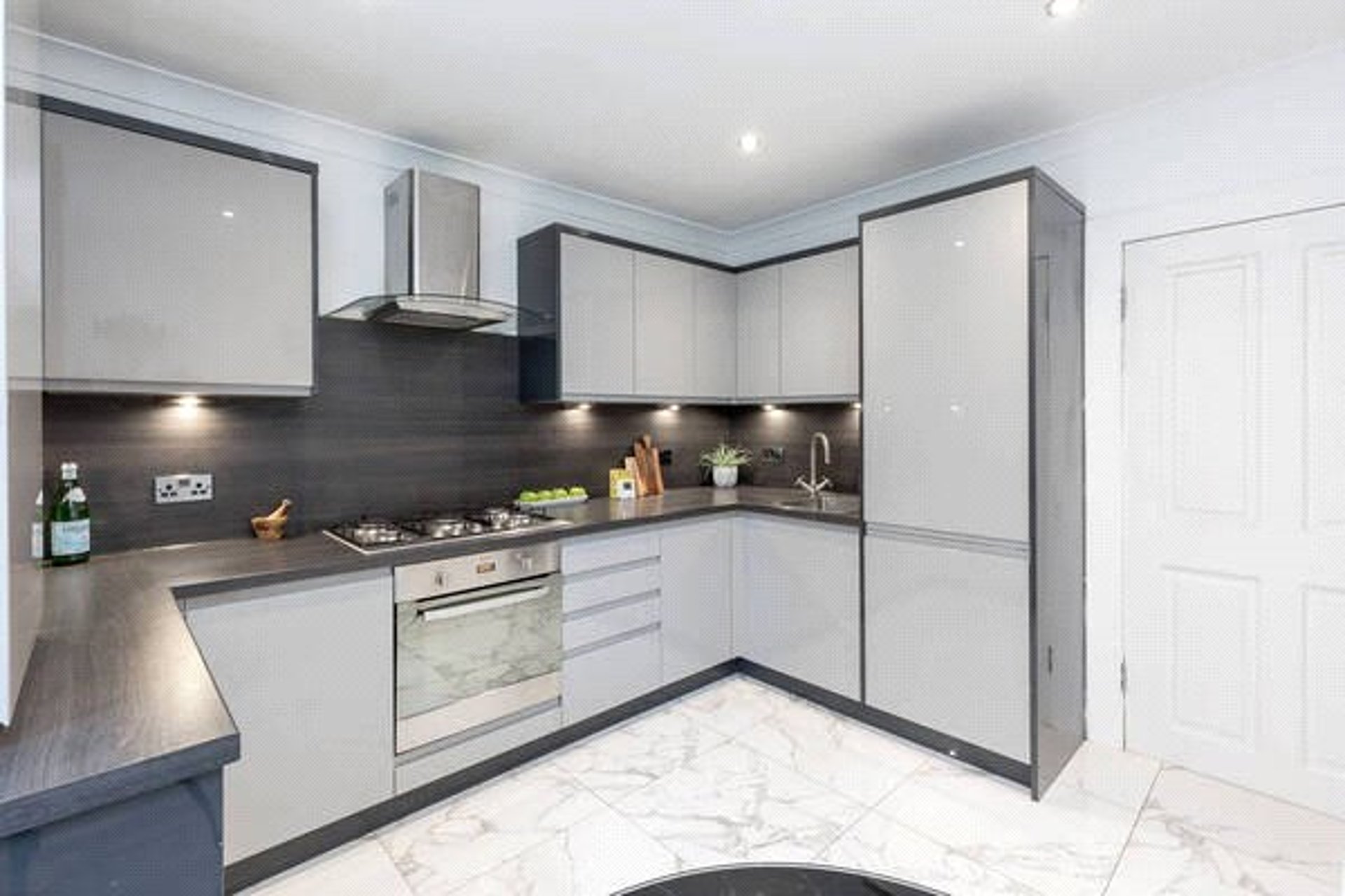 Flat 3, 53 North Castle Street, Edinburgh, EH2 3LJ - Picture #6