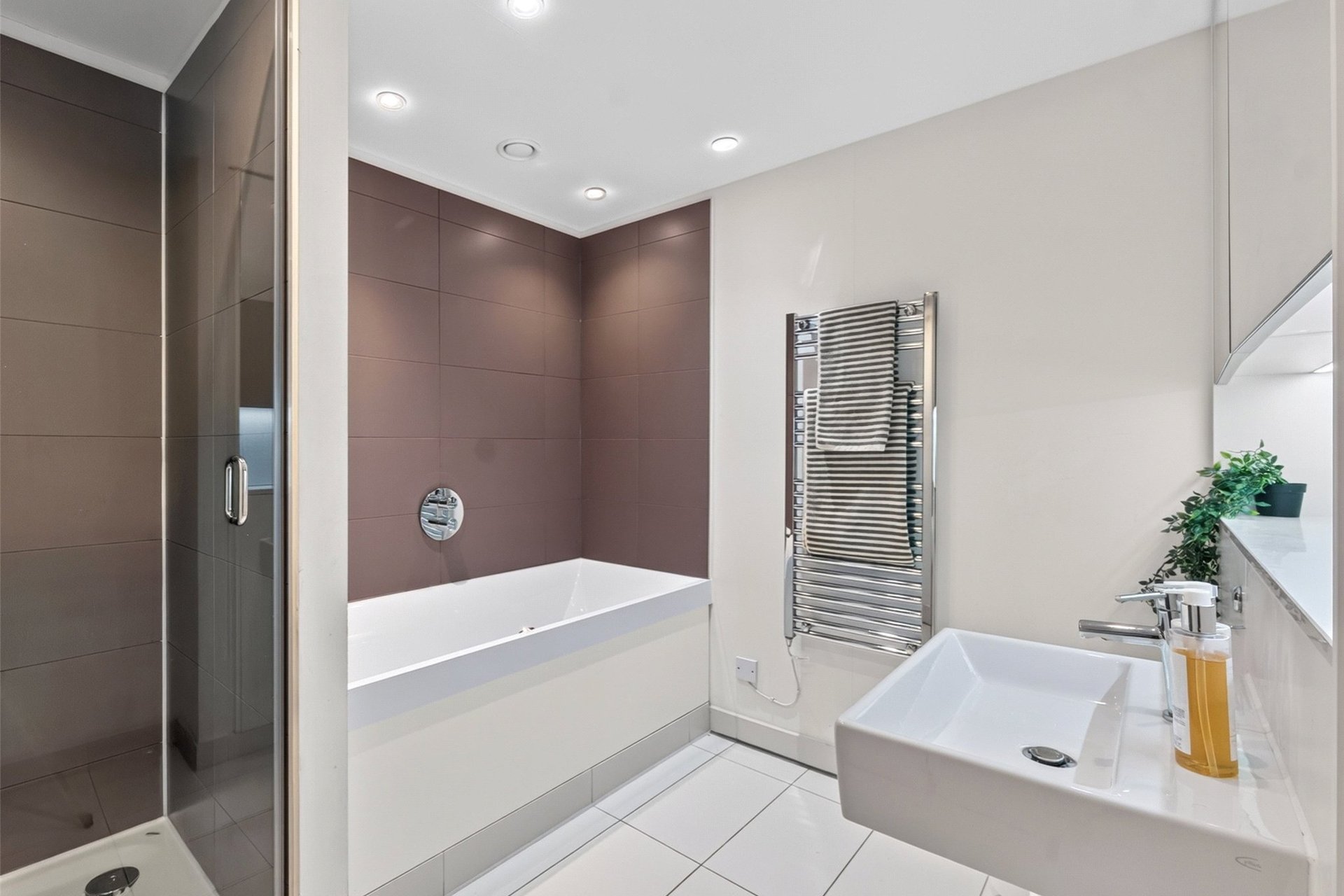 Flat 9, 12 Simpson Loan, Edinburgh, EH3 9GP - Picture #15