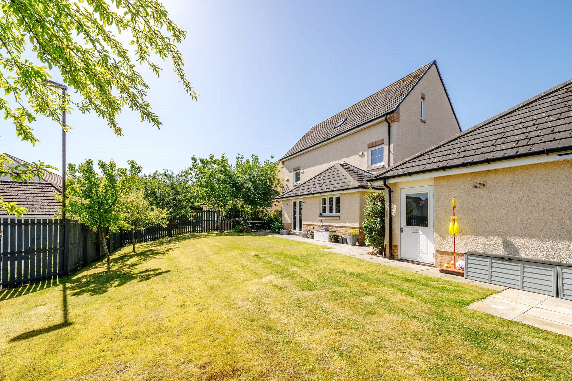 2 Burnbrae View, Bonnyrigg, EH19 3BZ - Picture #31