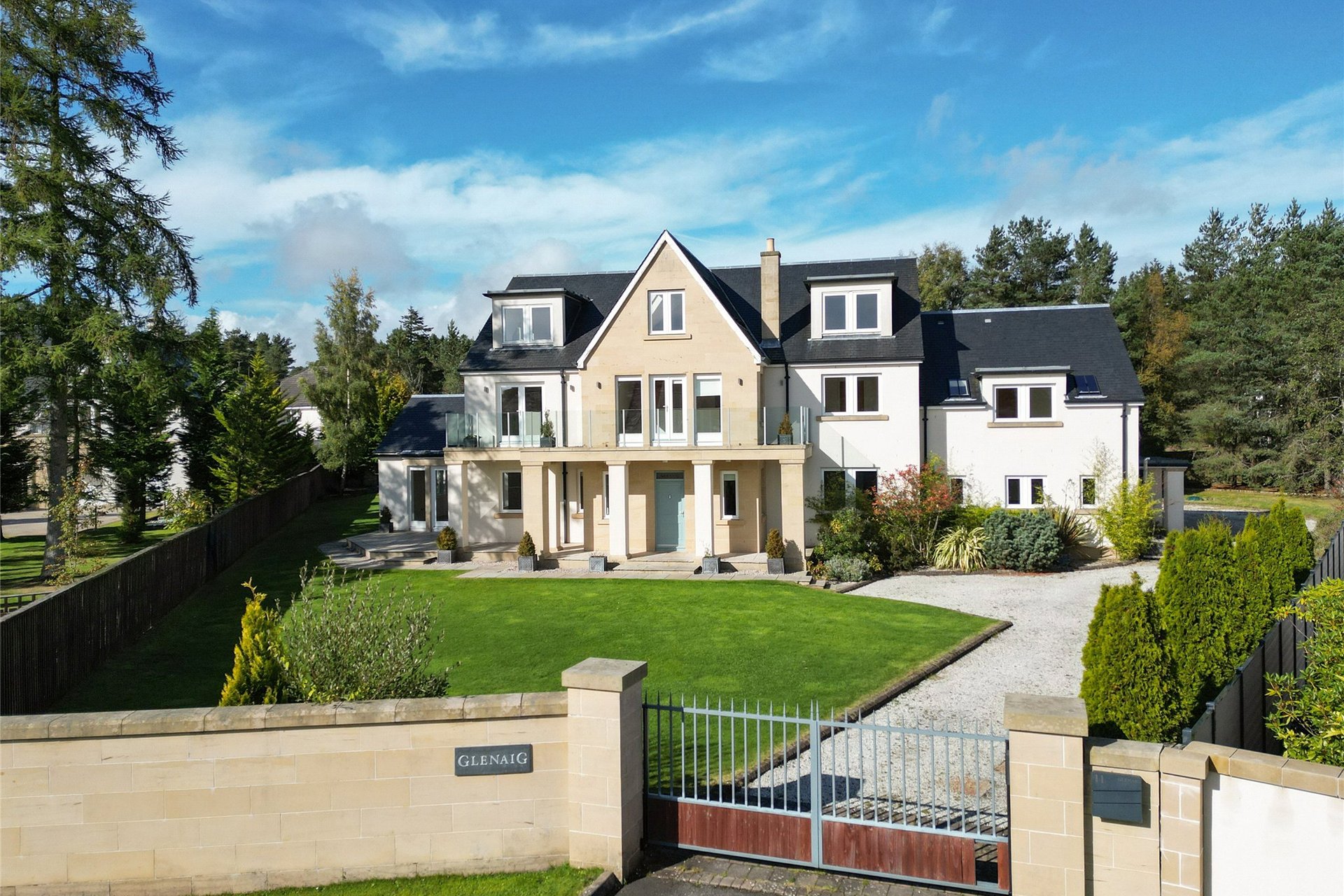 Glenaig, 11 The Queens Crescent, Auchterarder, PH3 1QL - Picture #1