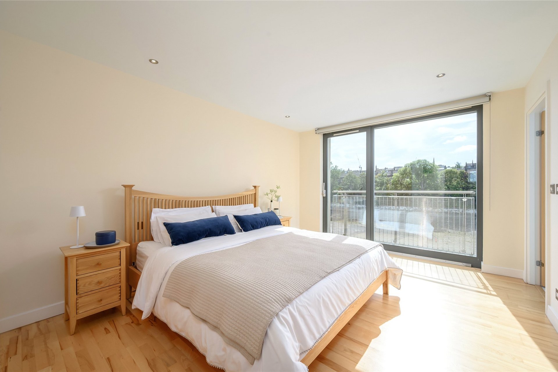 Flat 7, 2 Eyre Place, Edinburgh, EH3 5EP - Picture #10