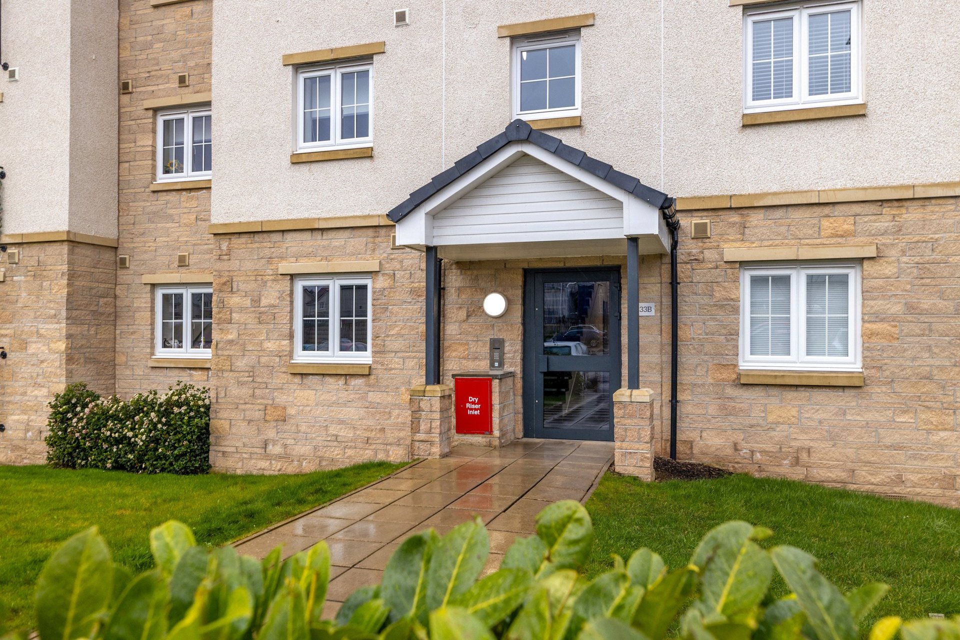 2/3, 233b Thornliebank Road, Thornliebank, Glasgow, Glasgow City, G46 7RG - Picture #2