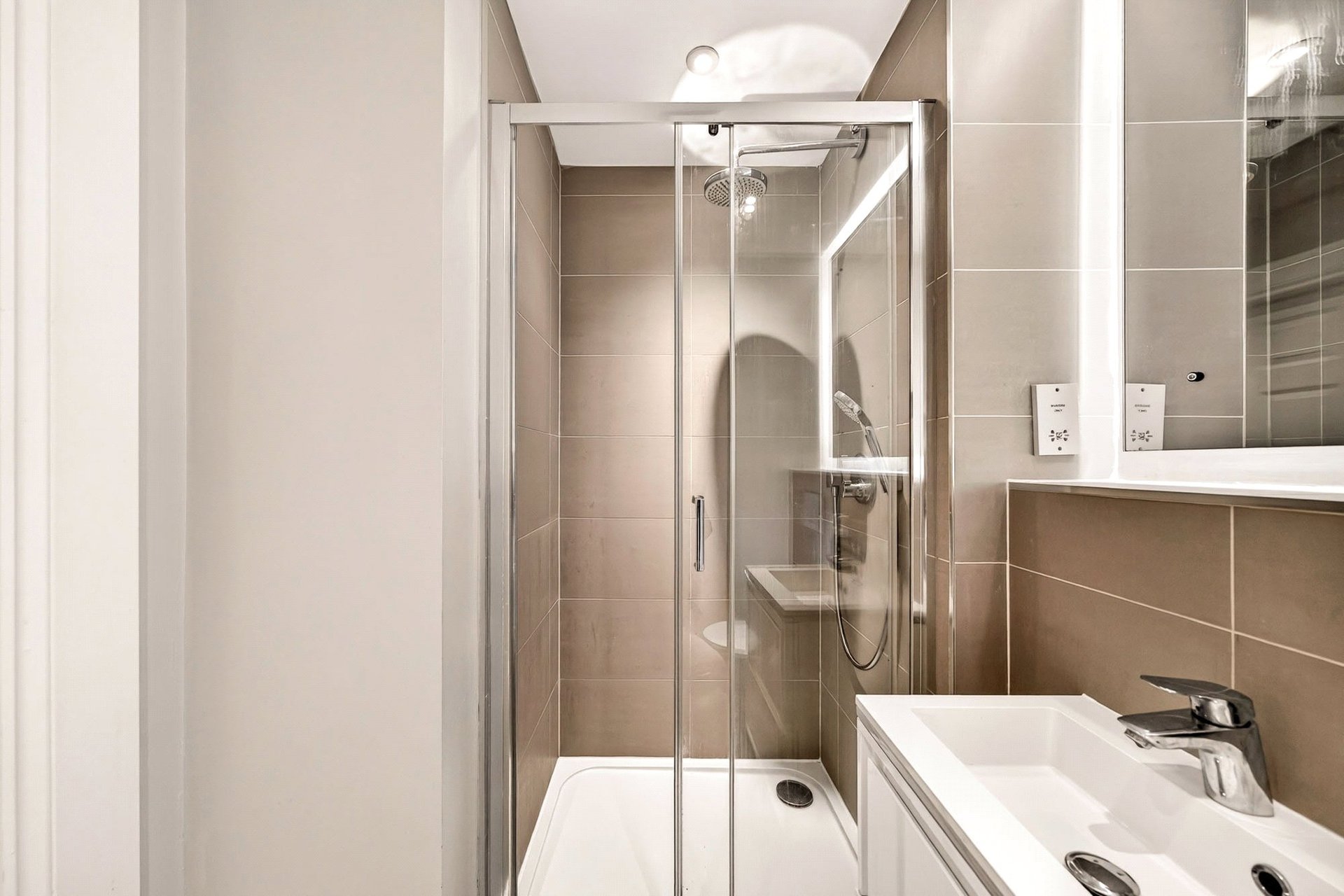 Flat 5, 10 Bernard Street, Edinburgh, EH6 6PP - Picture #22
