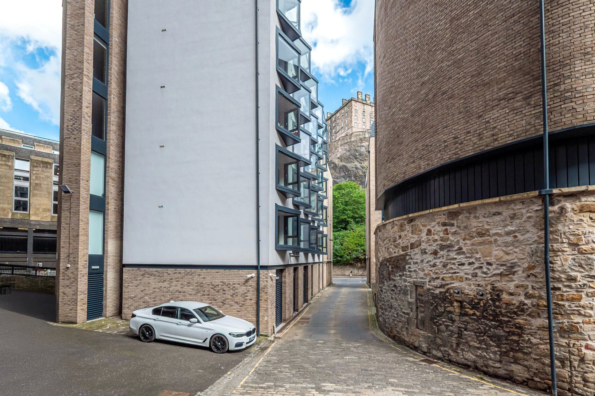 Flat 2, 29 King's Stables Road, Edinburgh, Midlothian, EH1 2AP - Picture #13