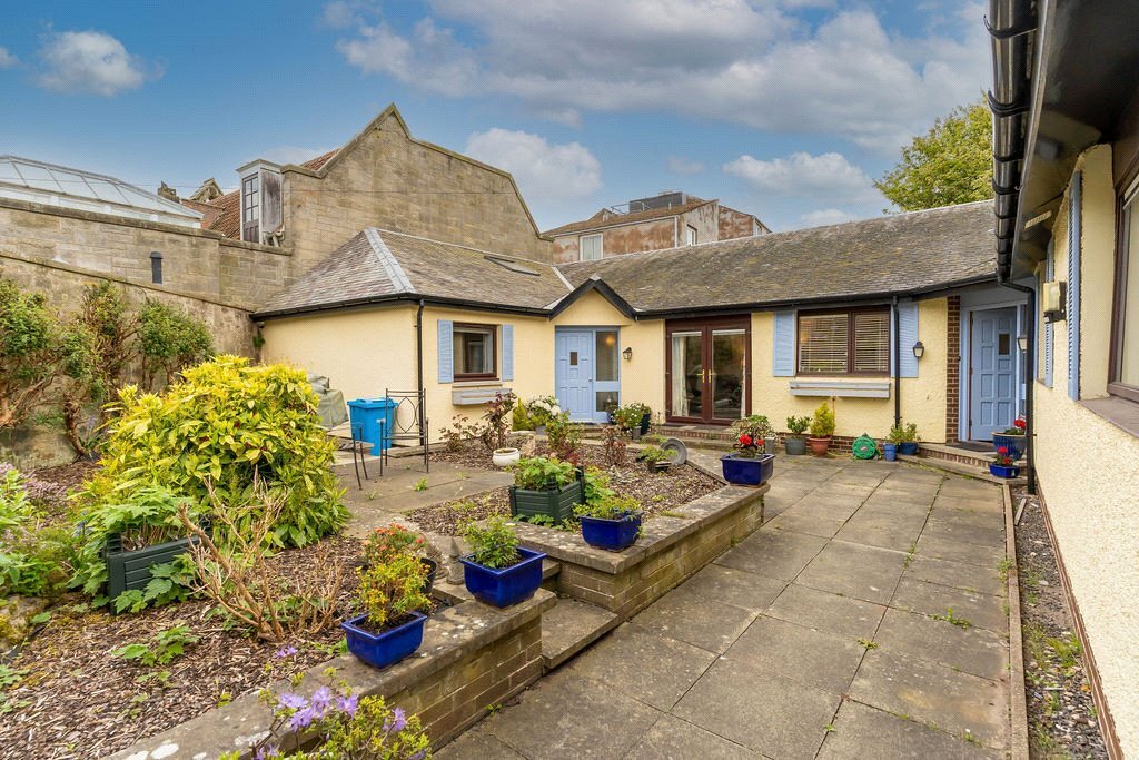 Castle Cottage - Exterior