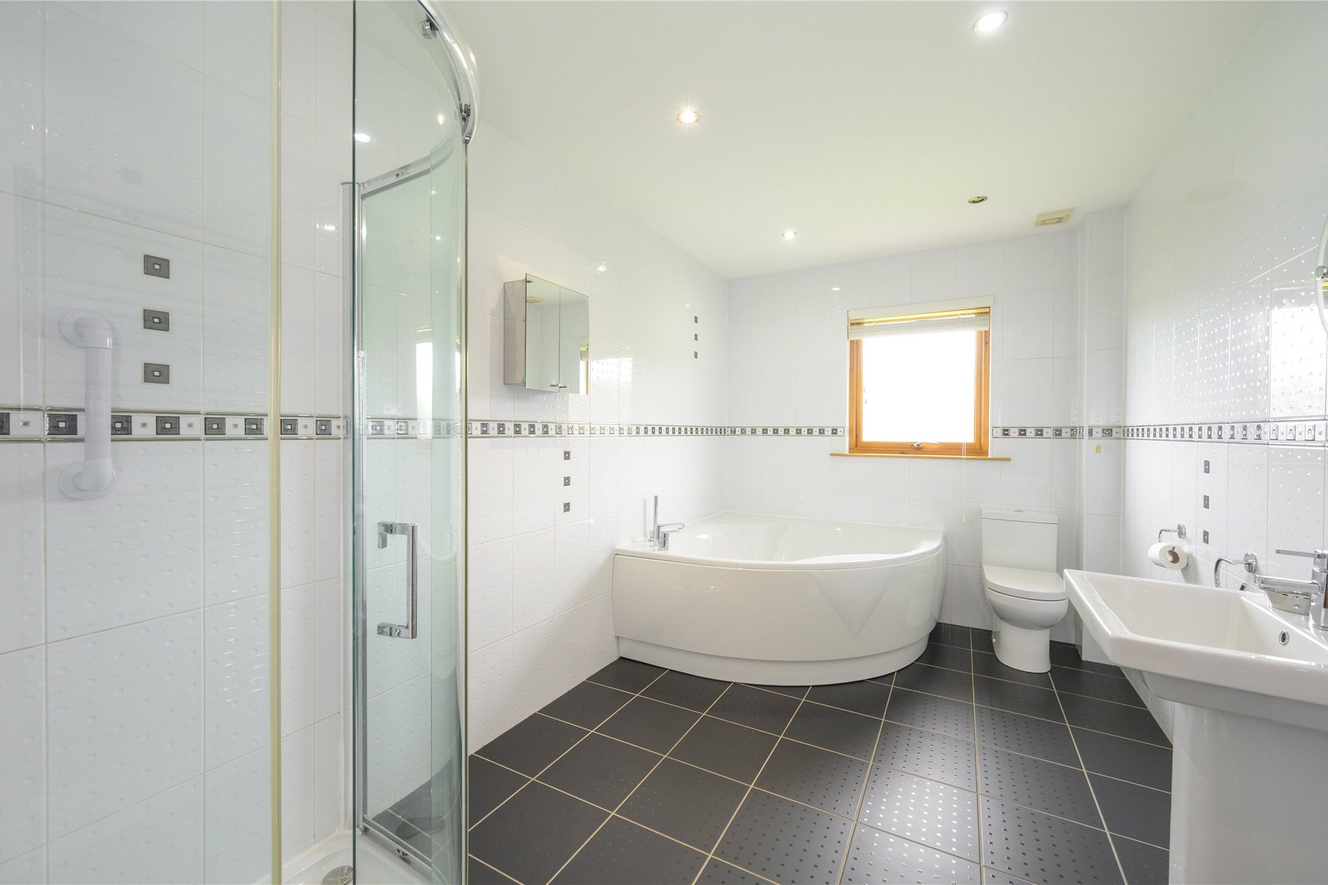 Beneveian, 1 West Mains Crofts, West Calder, West Lothian, EH55 8LD - Picture #21