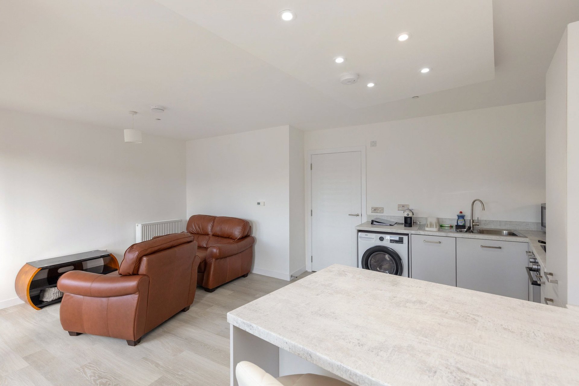 Flat 10, 2 Blackwell Road, Edinburgh, EH4 5FA - Picture #6