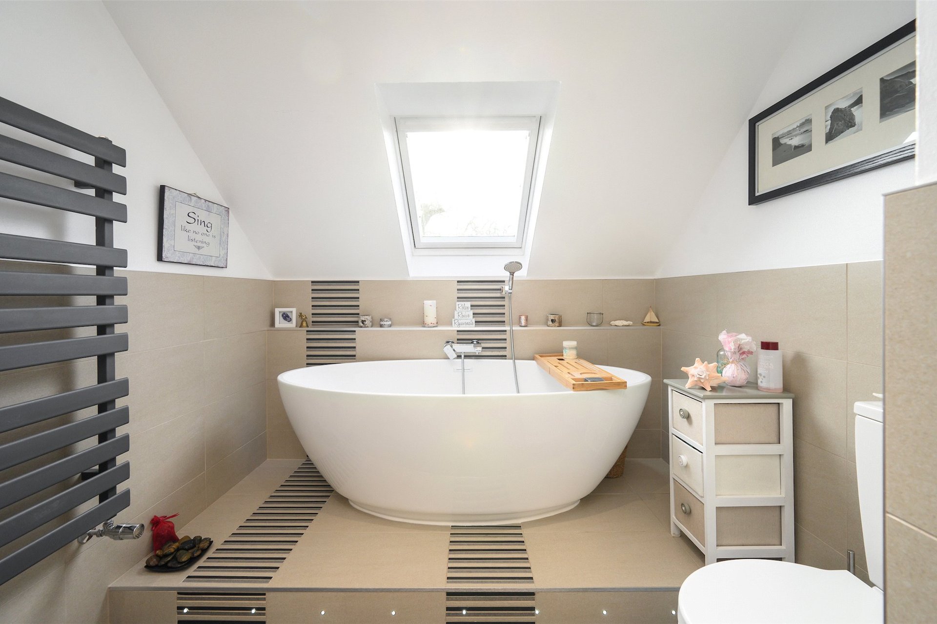 Two Hoots, Tomaknock, Crieff, Perthshire, PH7 3QH - Picture #16