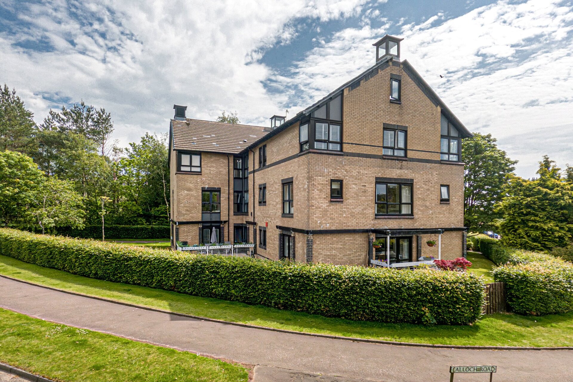 8 Ballagan Place, Milngavie, G62 7RQ - Picture #1