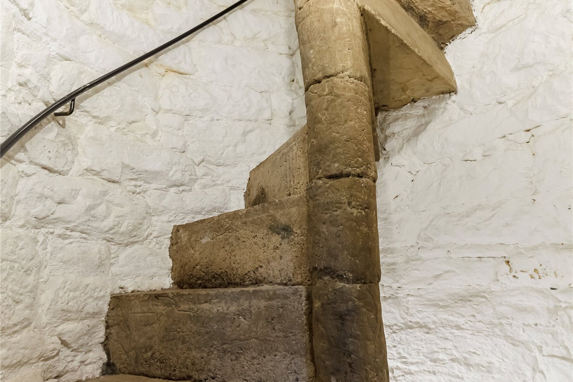Cramond Tower, Kirk Cramond, Edinburgh, EH4 6HZ - Picture #8