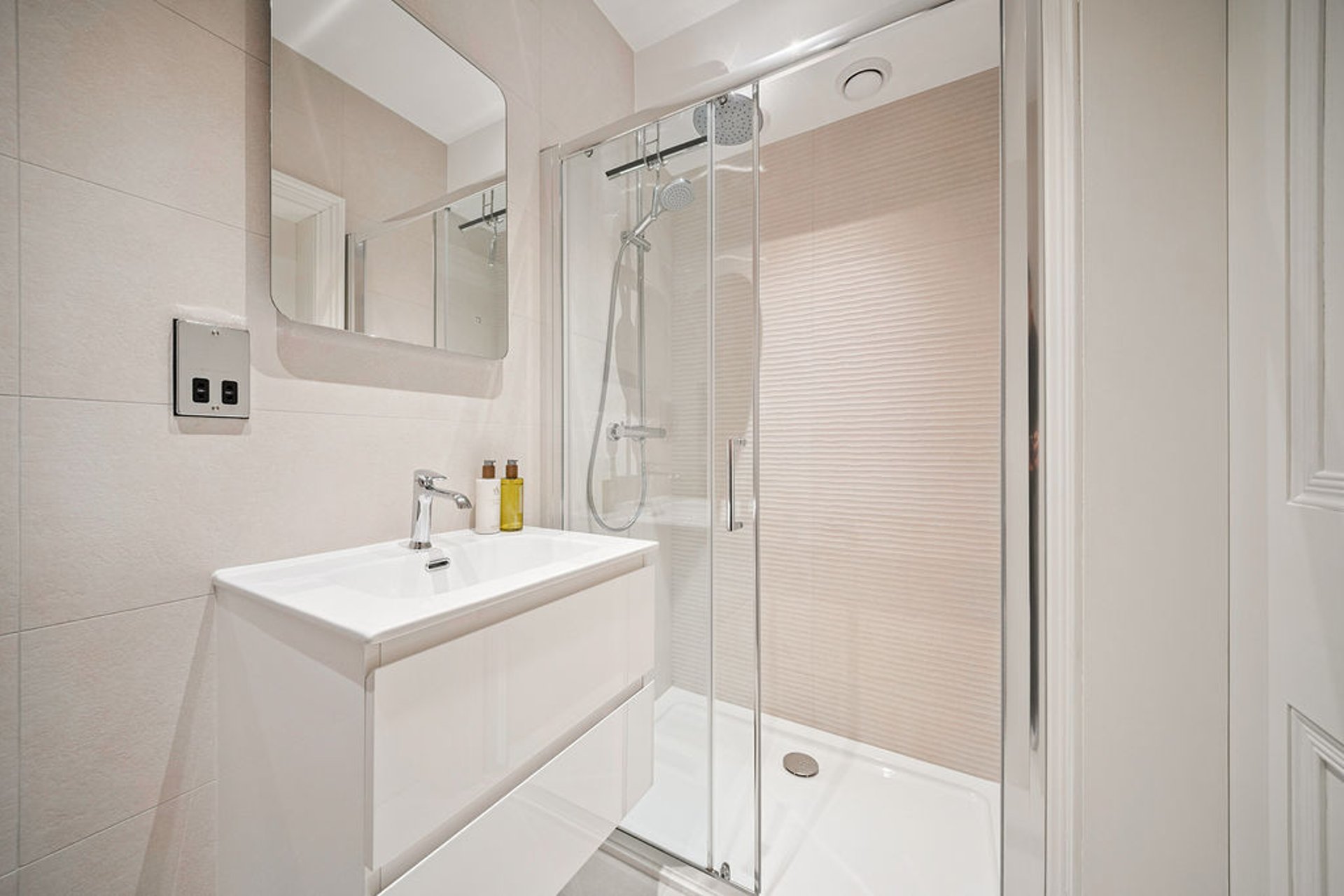 32 Henderson Row, New Town, Edinburgh, EH3 5DN - Picture #16