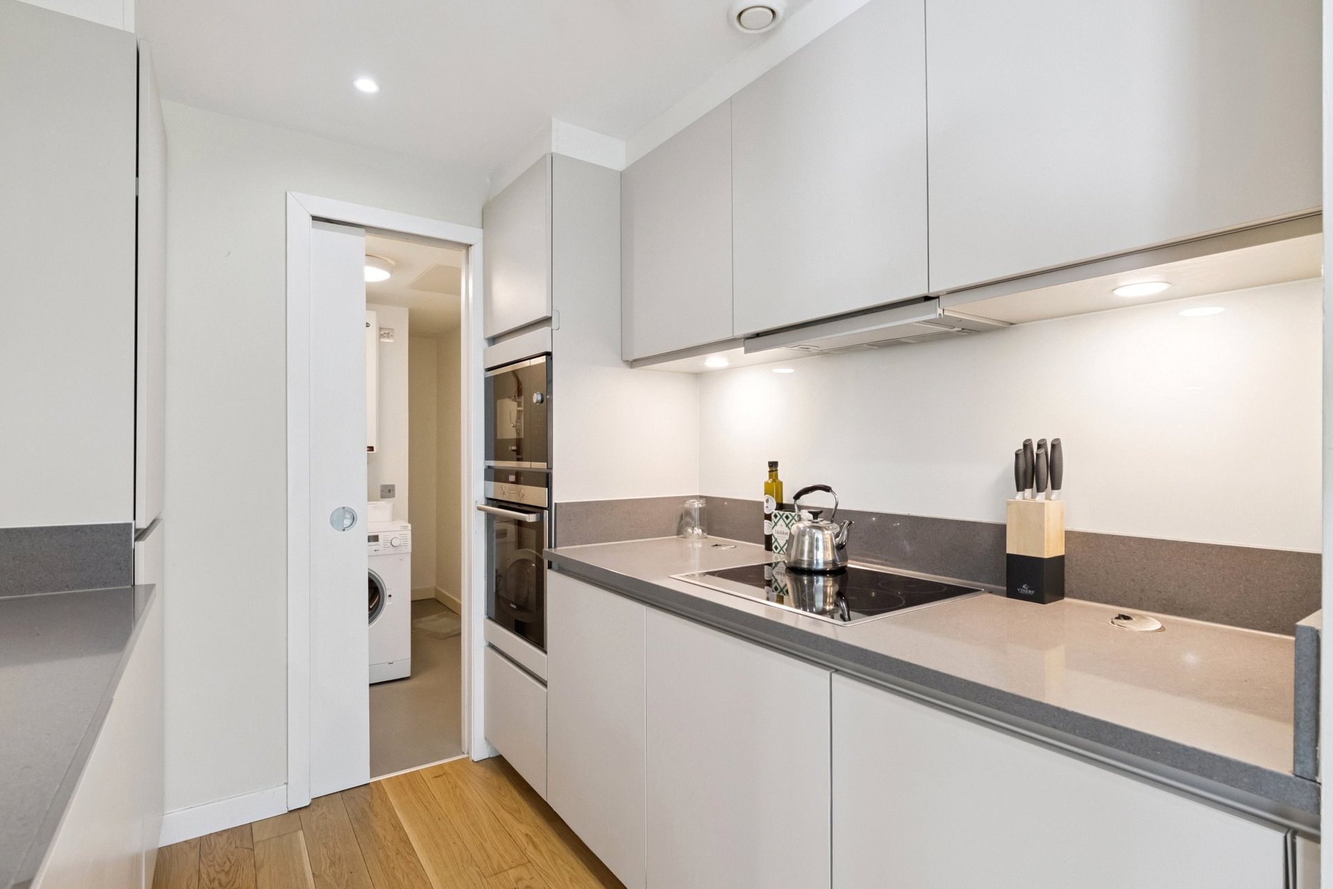Flat 7, 35 Simpson Loan, Edinburgh, EH3 9GH - Picture #7