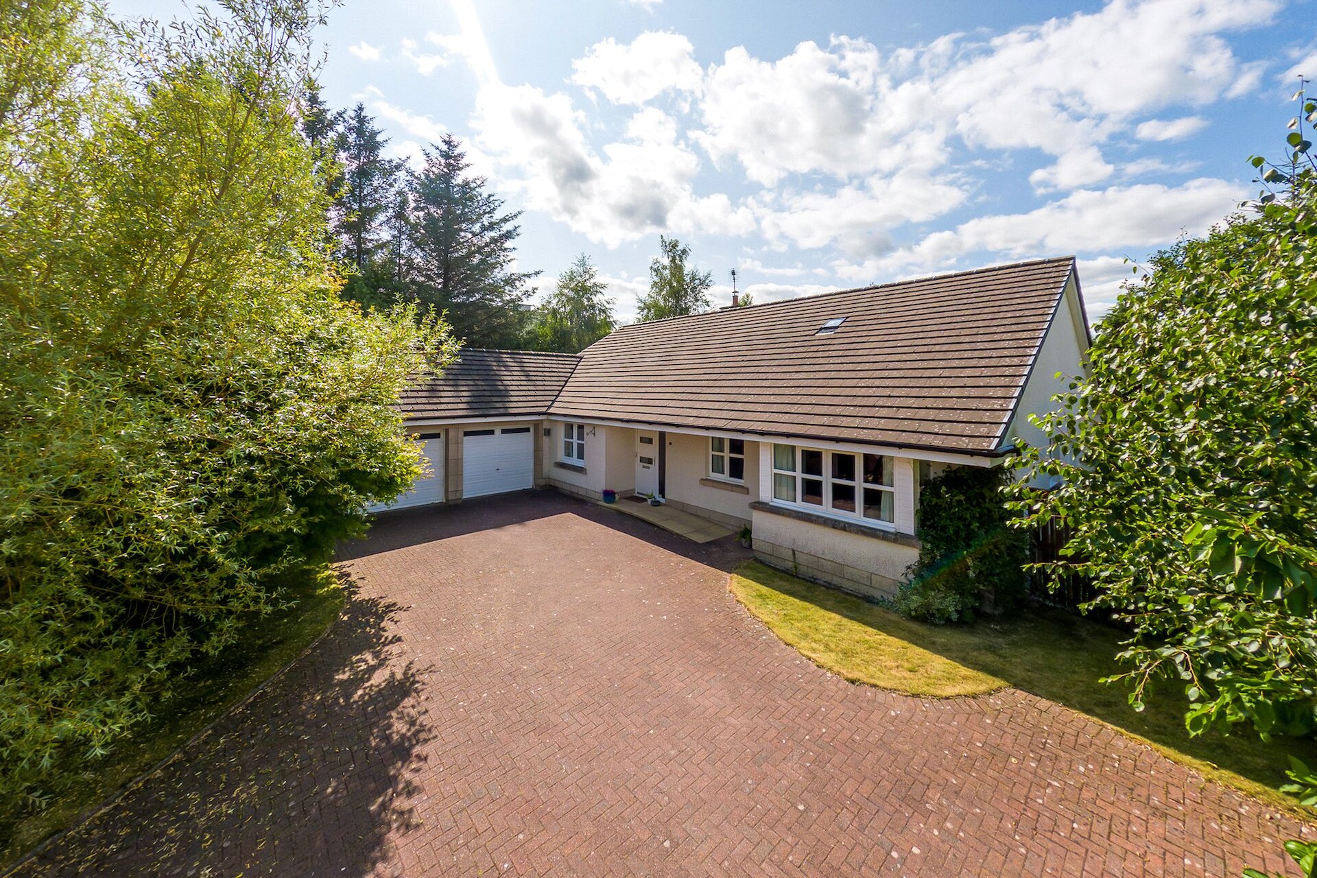 4 Witchwood Grove, Newton Mearns, Glasgow, East Renfrewshire, G77 6GS - Picture #1