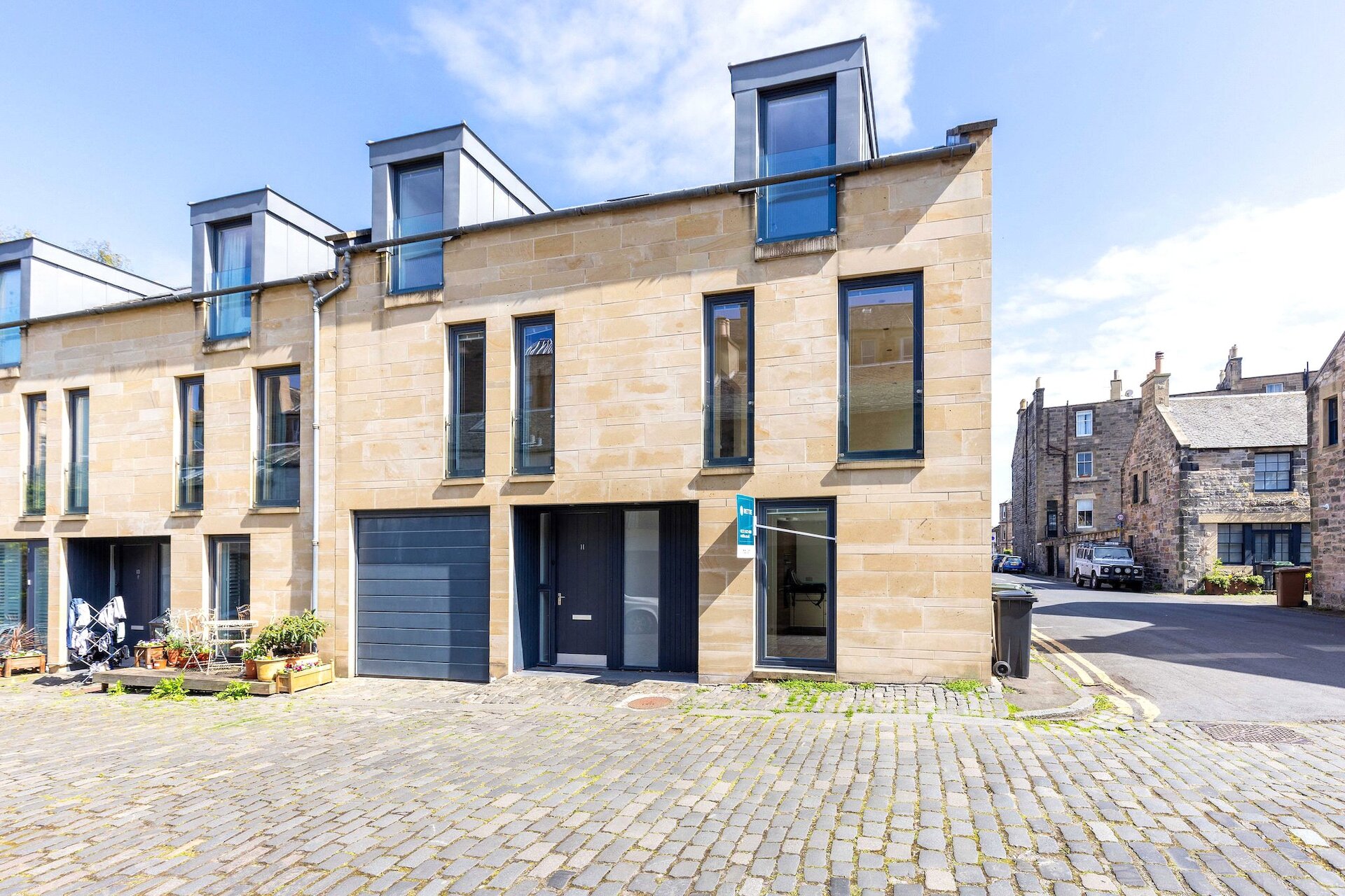 11 Dean Park Mews, Stockbridge, Edinburgh, EH4 1EE - Picture #1