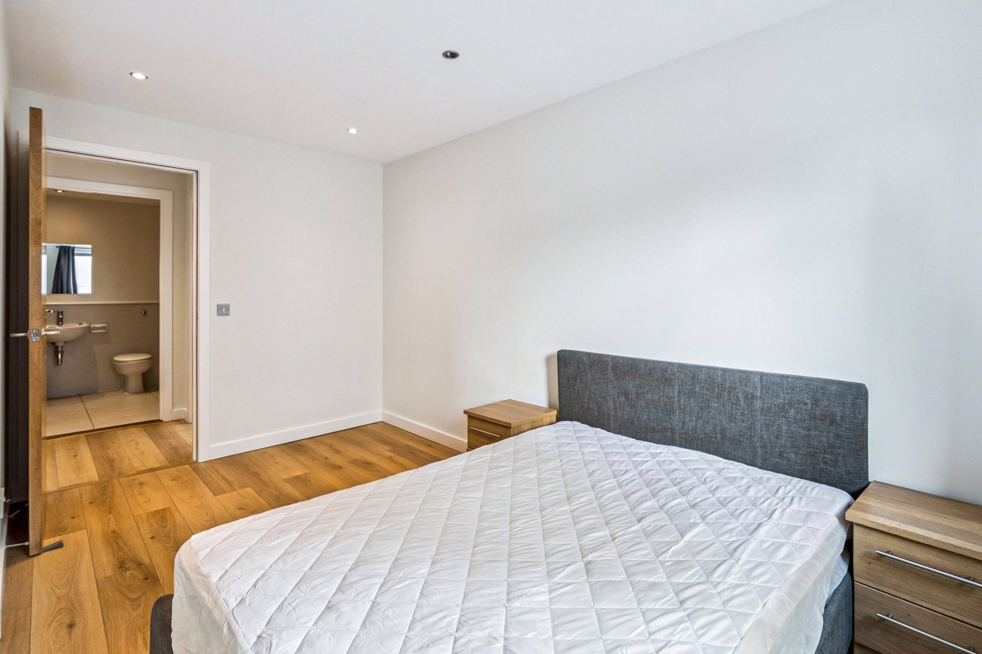 Flat 1, 8 Western Harbour Midway, The Shore, Edinburgh, EH6 6PT - Picture #11