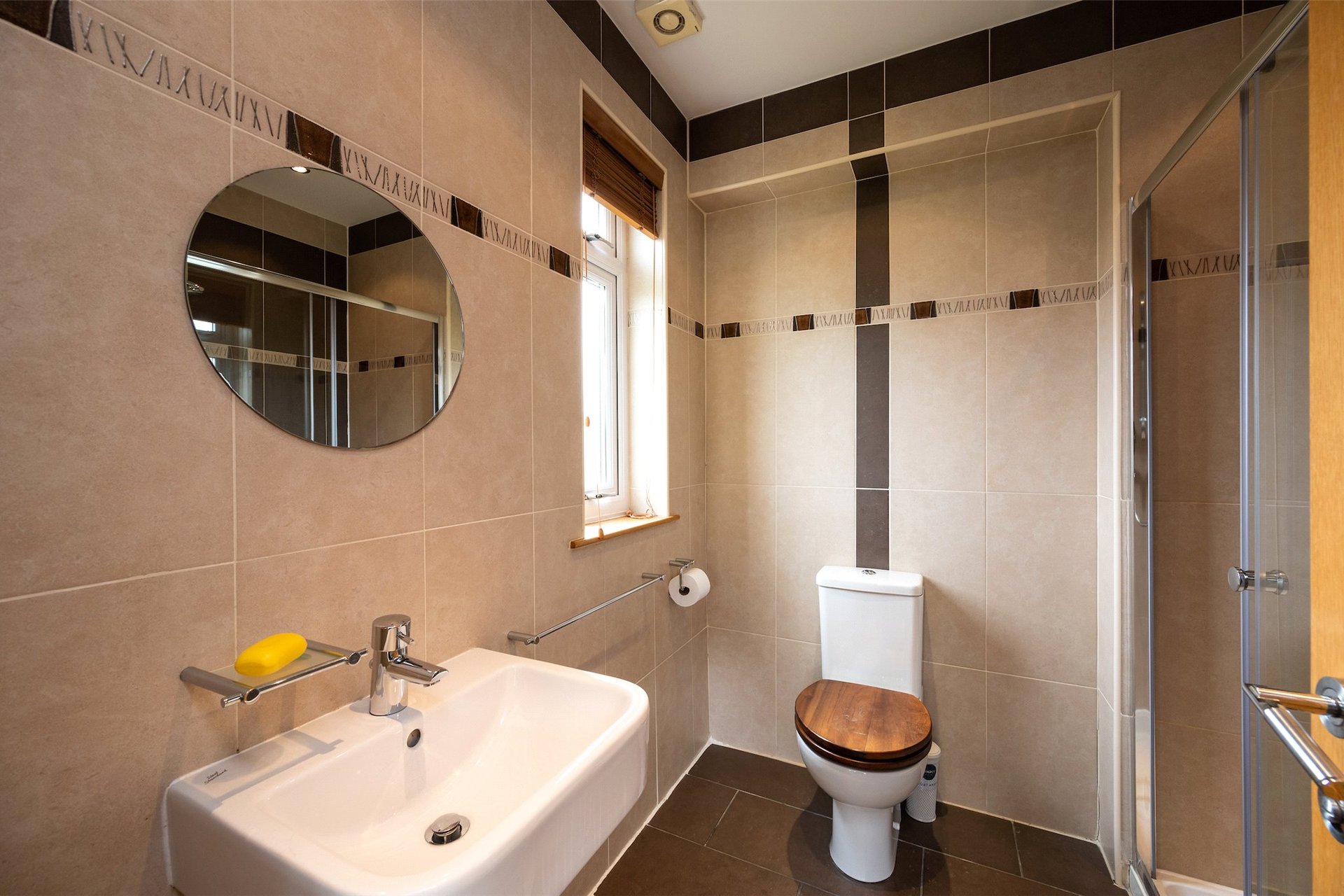 32 Oakbank Crescent, Perth, Perth and Kinross, PH1 1DF - Picture #12