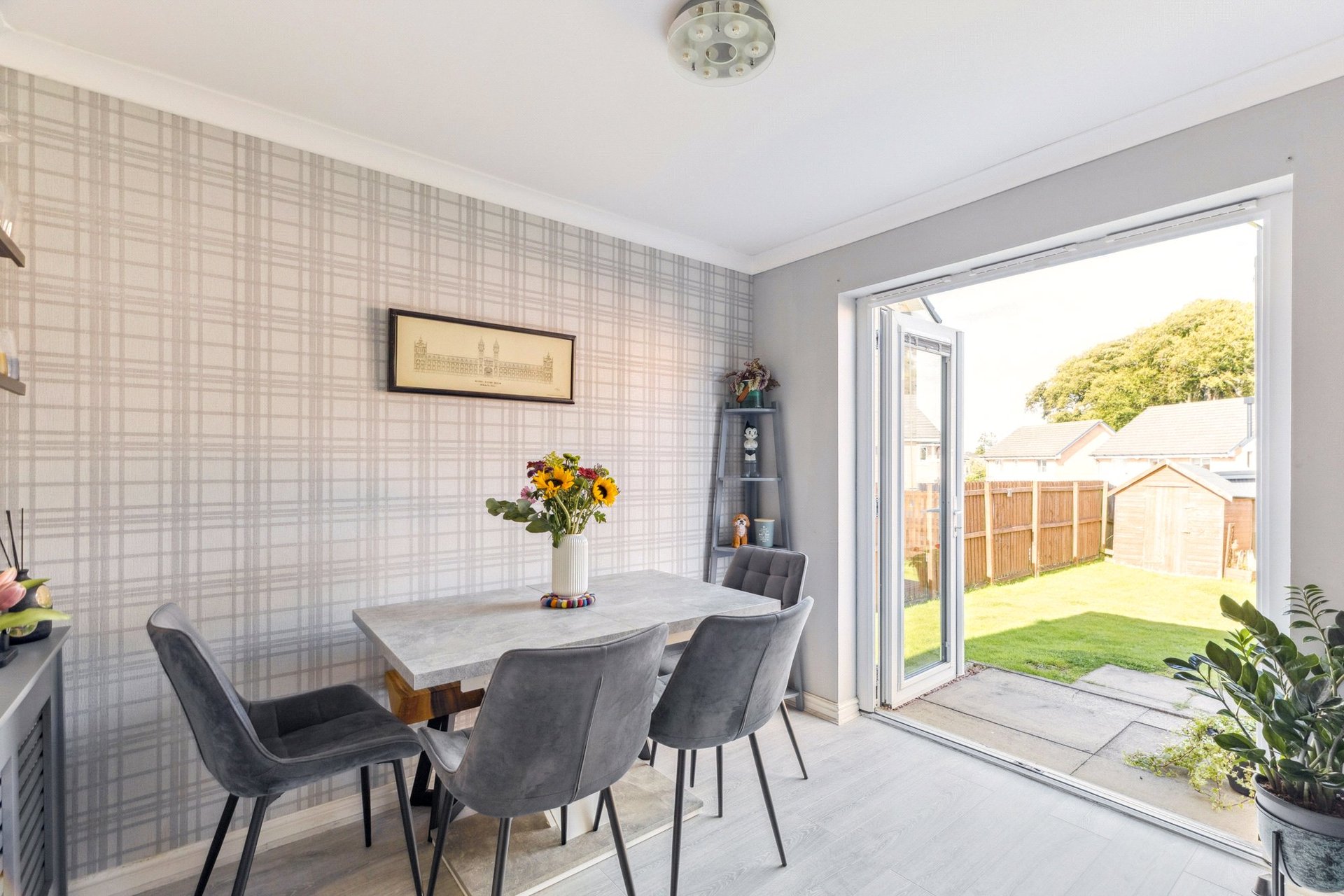 6 Daisy Place, Newton Mearns, Glasgow, G77 6FW - Picture #10