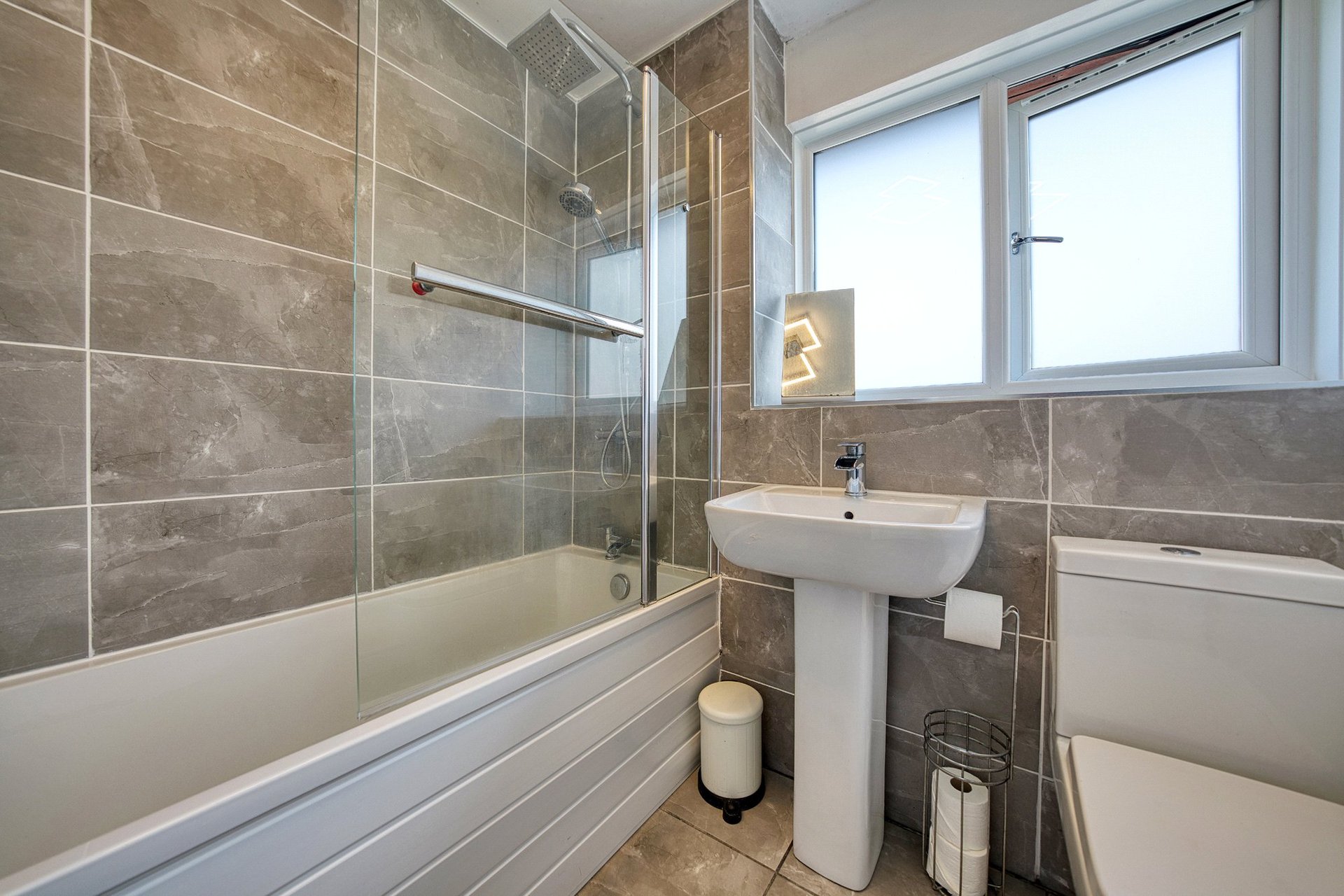 70 Russell Drive, Bearsden, G61 3BB - Picture #20