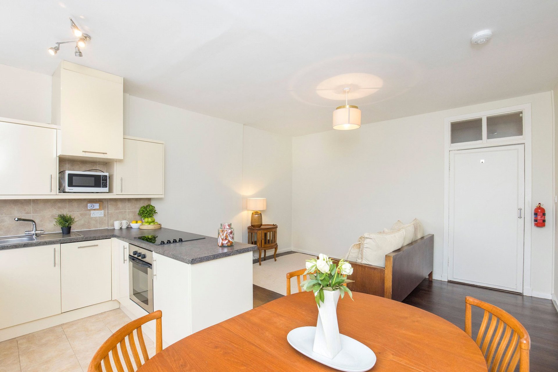 Flat 8, 20 Henderson Row, Edinburgh, Midlothian, EH3 5DR - Picture #4