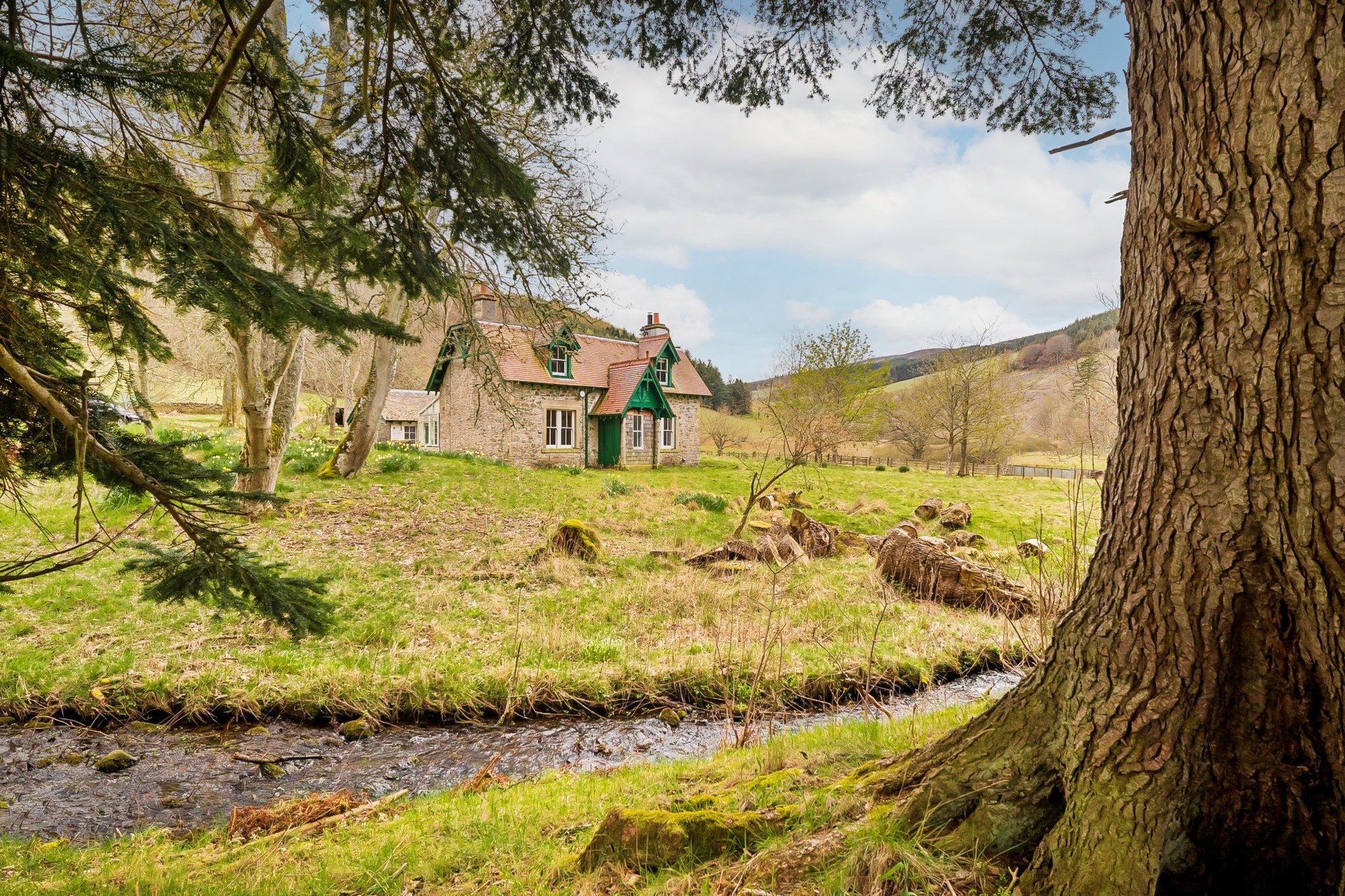 Valley Cottage, Innerleithen, Scottish Borders, EH44 6PX - Picture #2