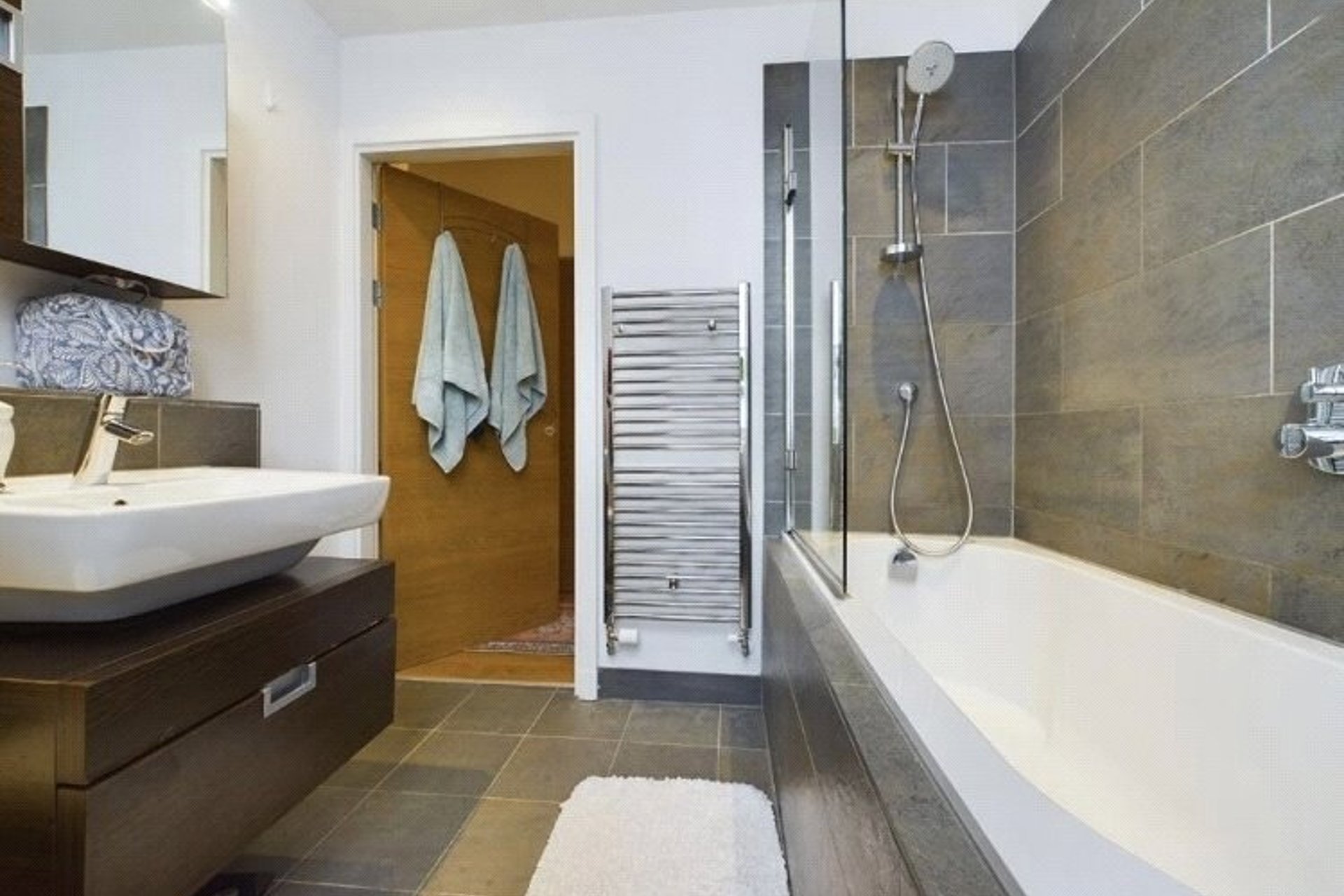 Flat 12, 19 Simpson Loan, Edinburgh, Midlothian, EH3 9BS - Picture #10