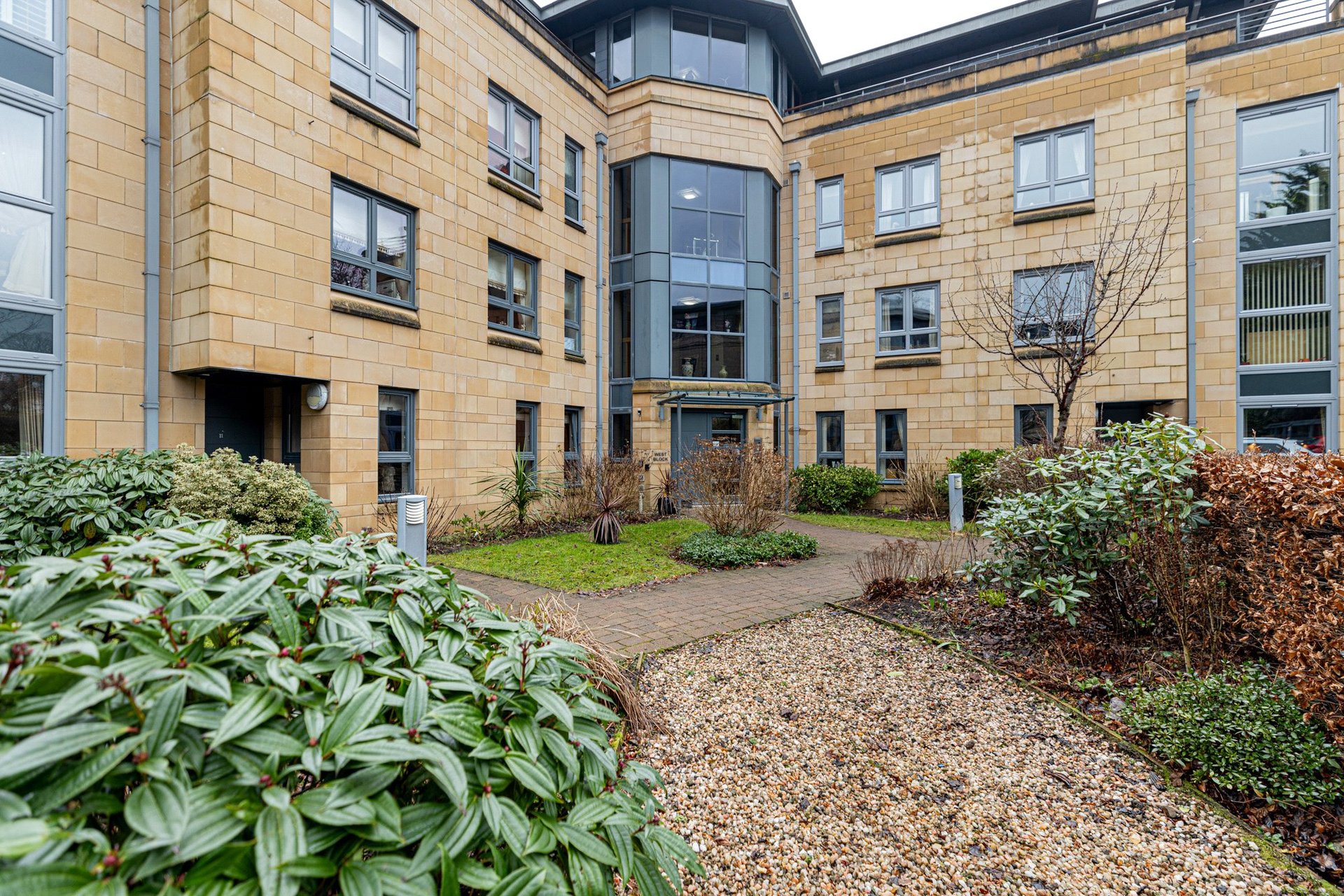 17 Thorn Heights, Bearsden, G61 4AZ - Picture #3
