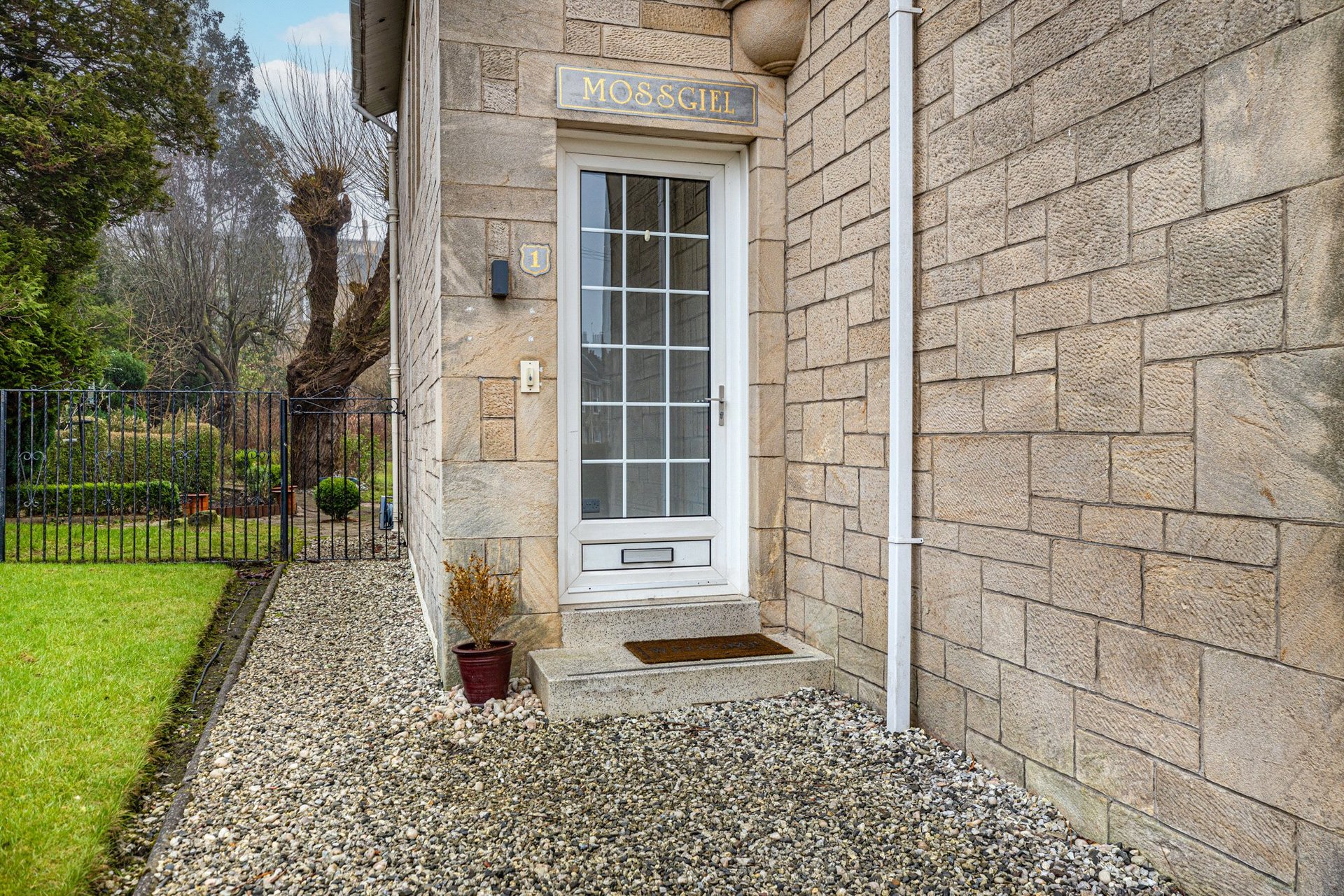 1 Mossgiel Road, Newlands, Glasgow, G43 2DF - Picture #4