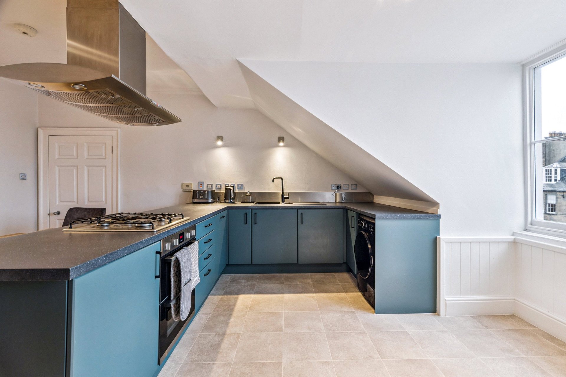 Flat 2, 59 North Castle Street, Edinburgh, EH2 3LJ - Picture #9