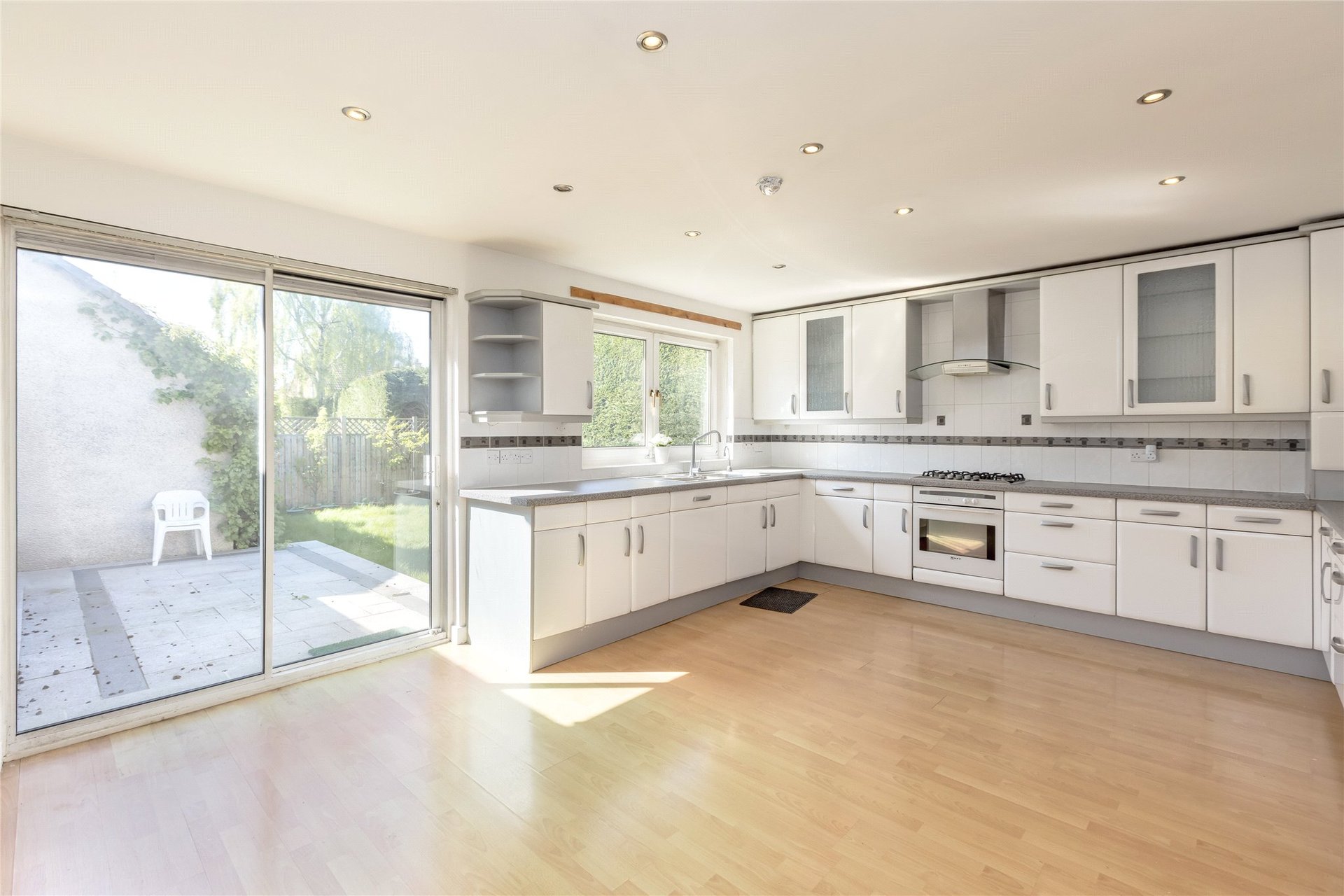 10 Stuart Green, Corstorphine, Edinburgh, EH12 8YF - Picture #3