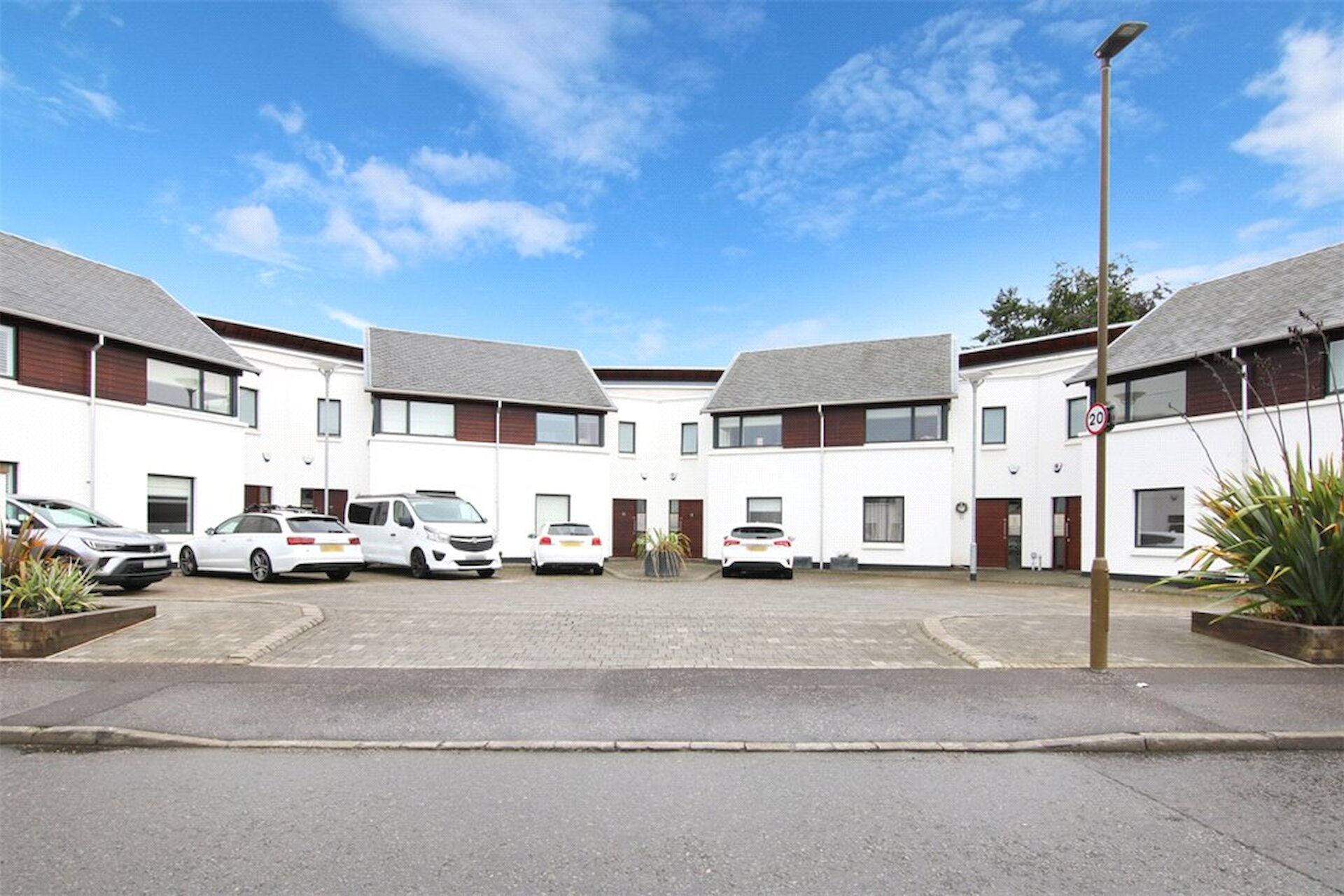 14 Brighouse Park Drive, Edinburgh, EH4 6QG - Picture #1